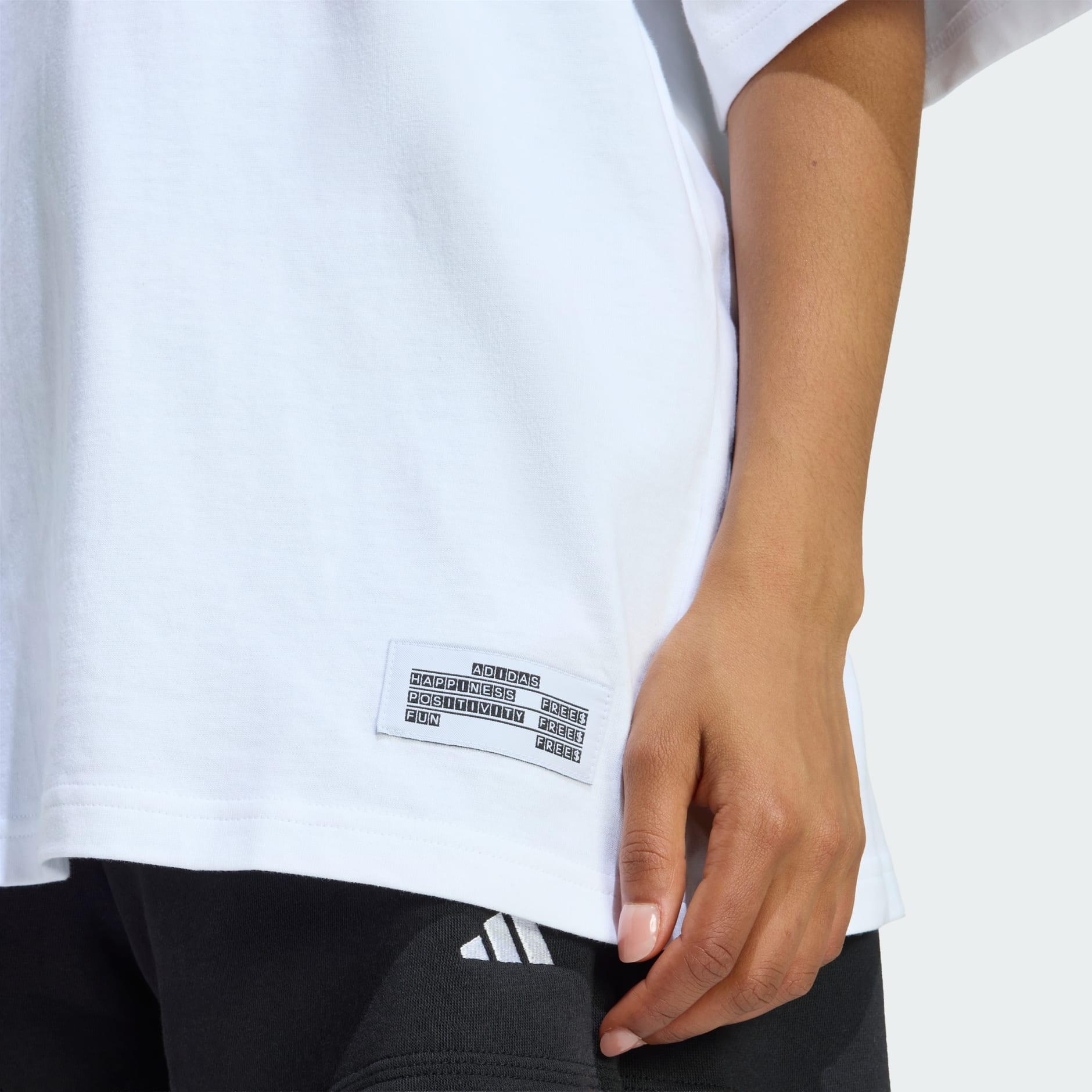 MINI EMBROIDERY OVERSIZED GRAPHIC T-SHIRT