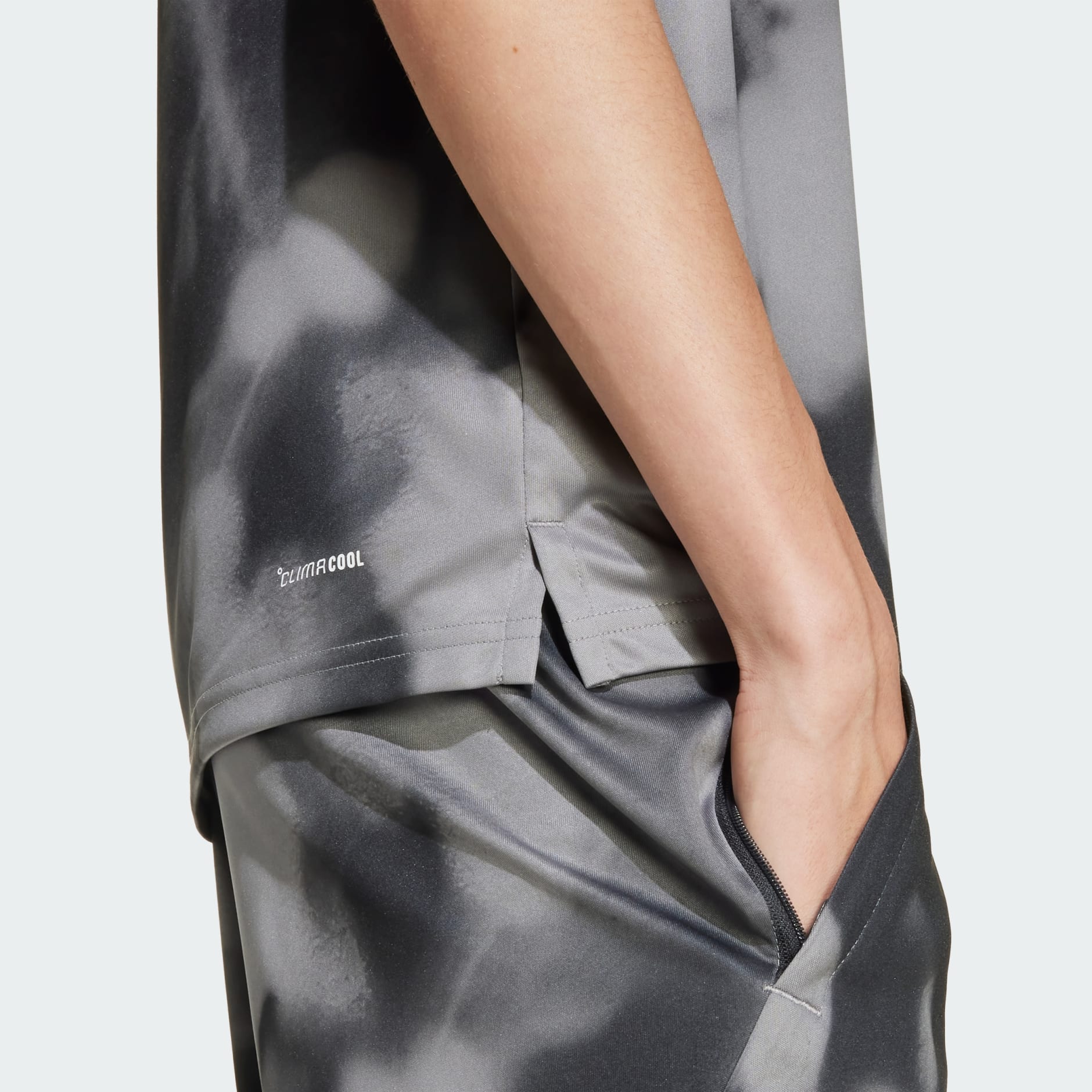 Tricou de antrenament cu imprimeu grafic integral