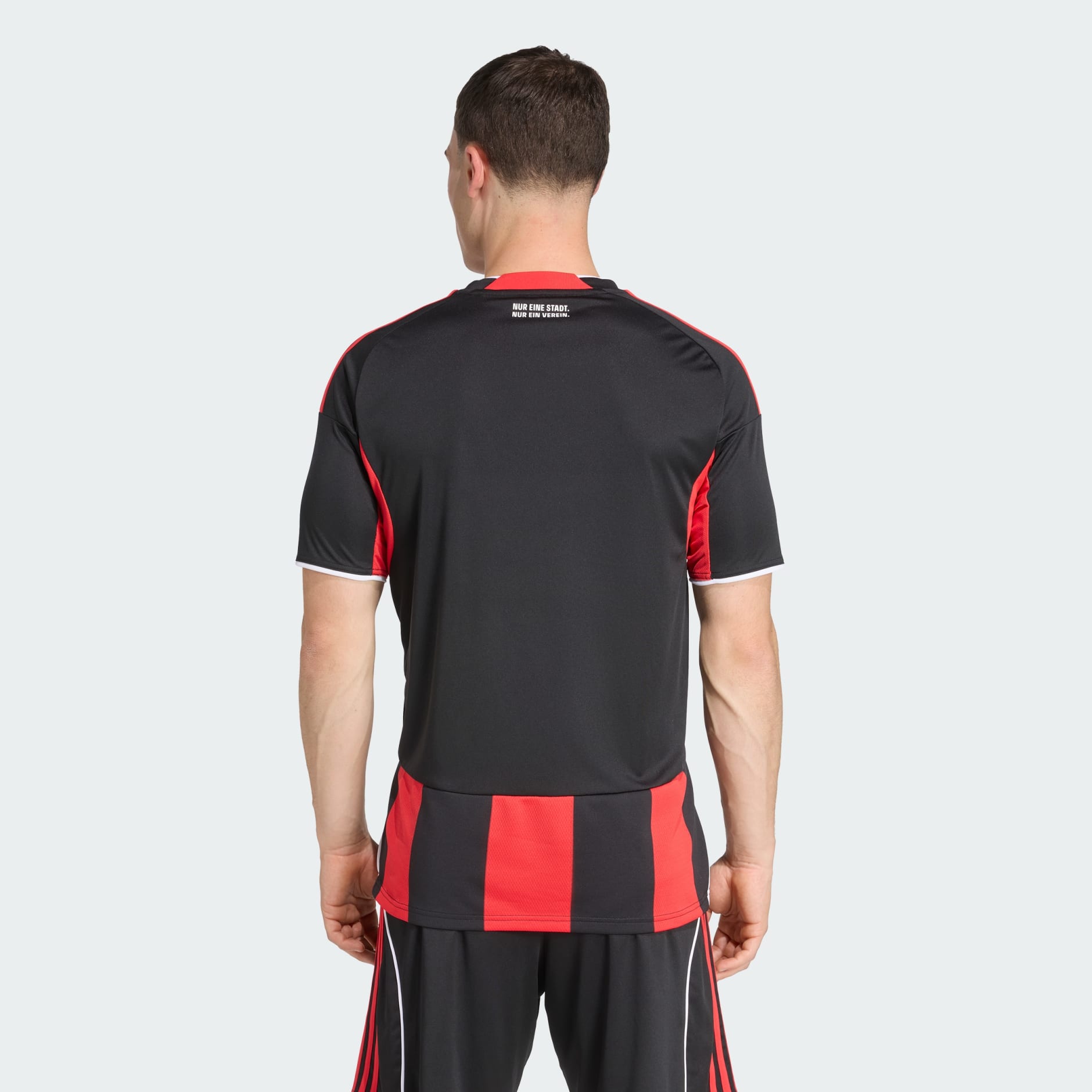 Tricou Eintracht Frankfurt 25/26 pentru meciuri pe teren propriu