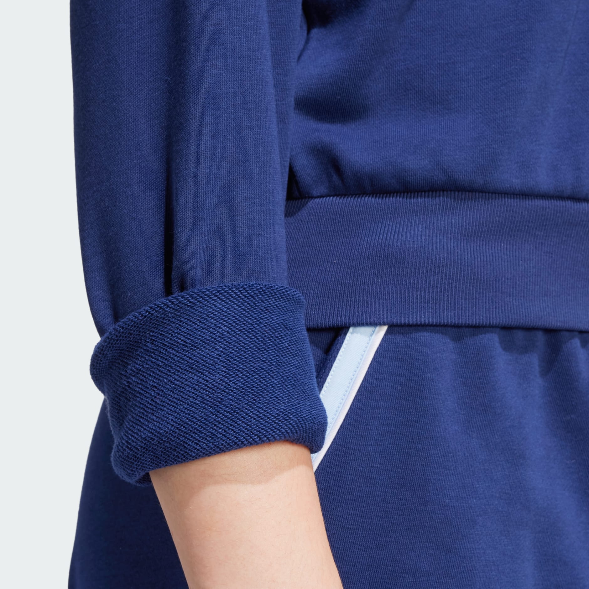 Jachetă sport Essentials din material flaușat, cu fermoar 1/4 și tușe de culoare