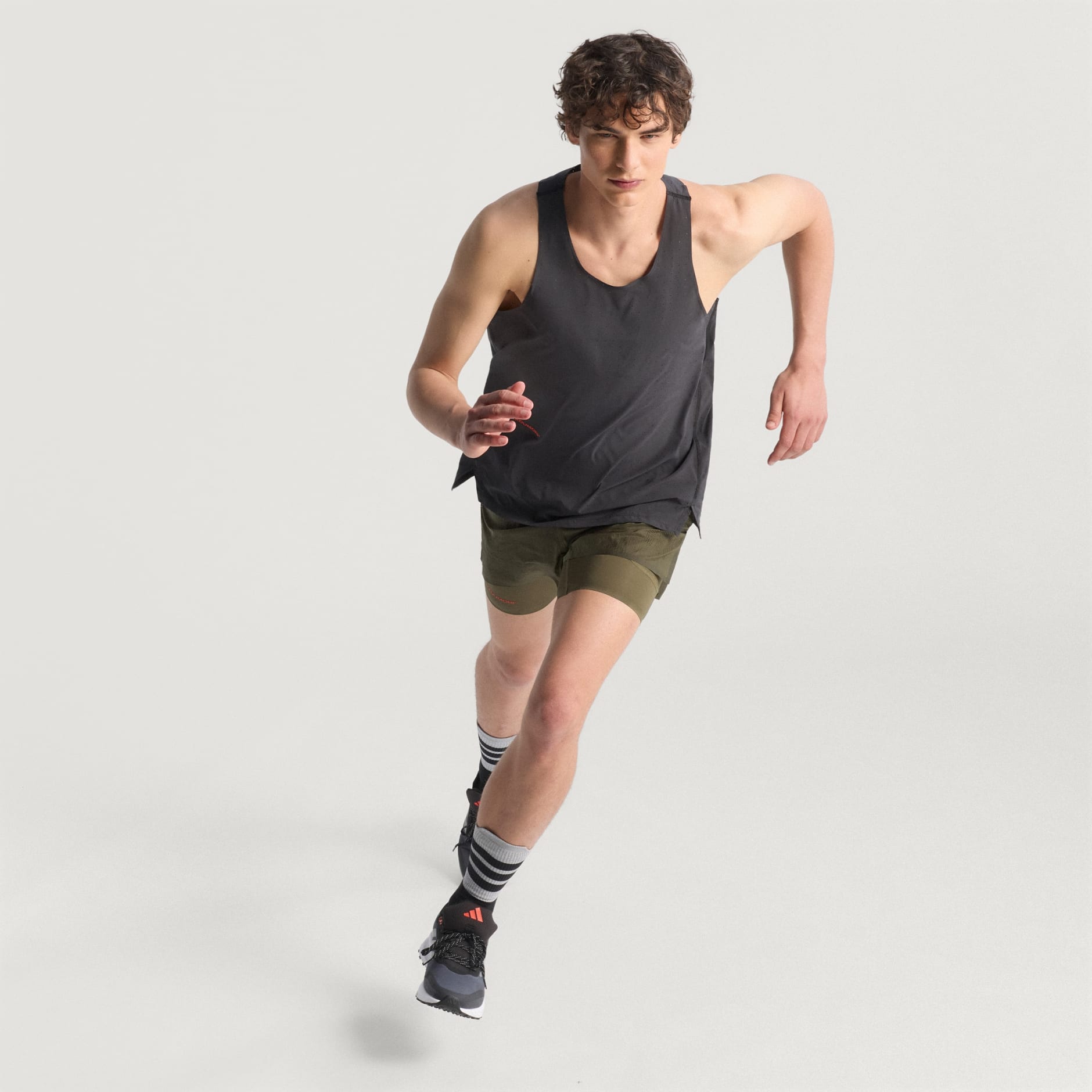 גופיית ריצה Adi365 H.Koumori