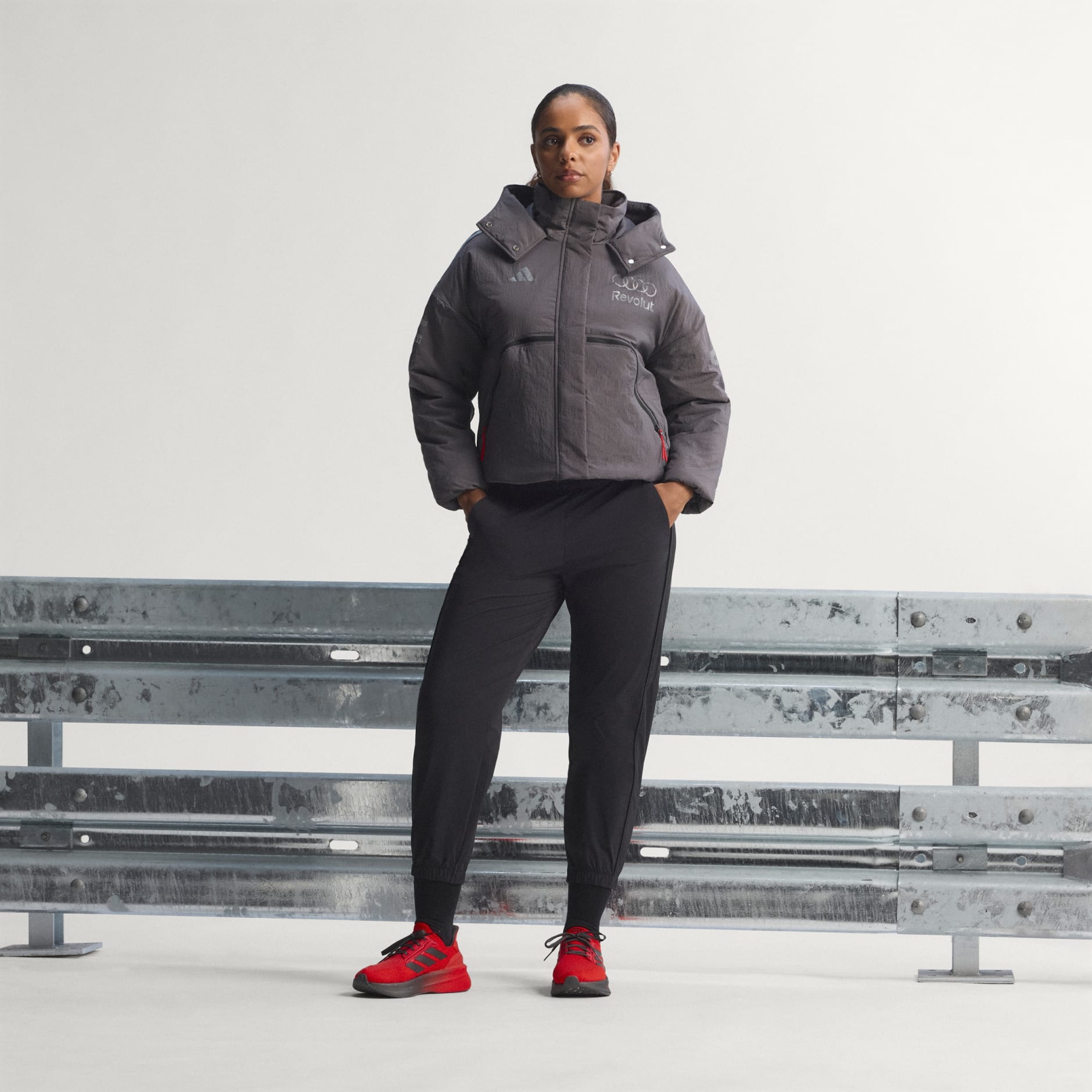 JACHETĂ CĂPTUȘITĂ AUDI REVOLUT F1 TEAM ENGINEERS & MARKETING