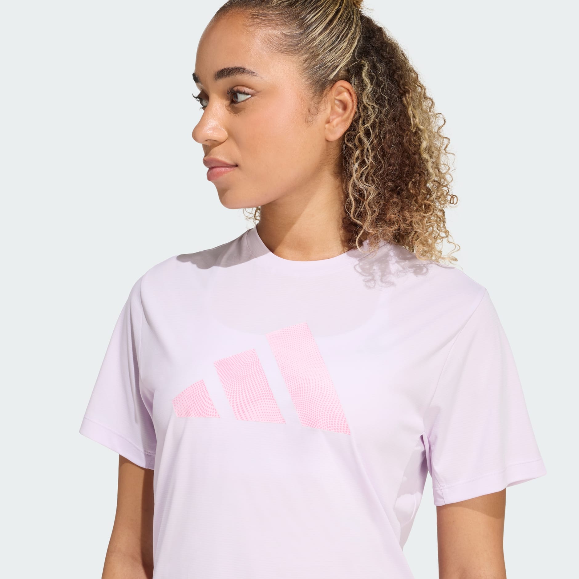 adi365 Running Essentials Brand Love T-shirt