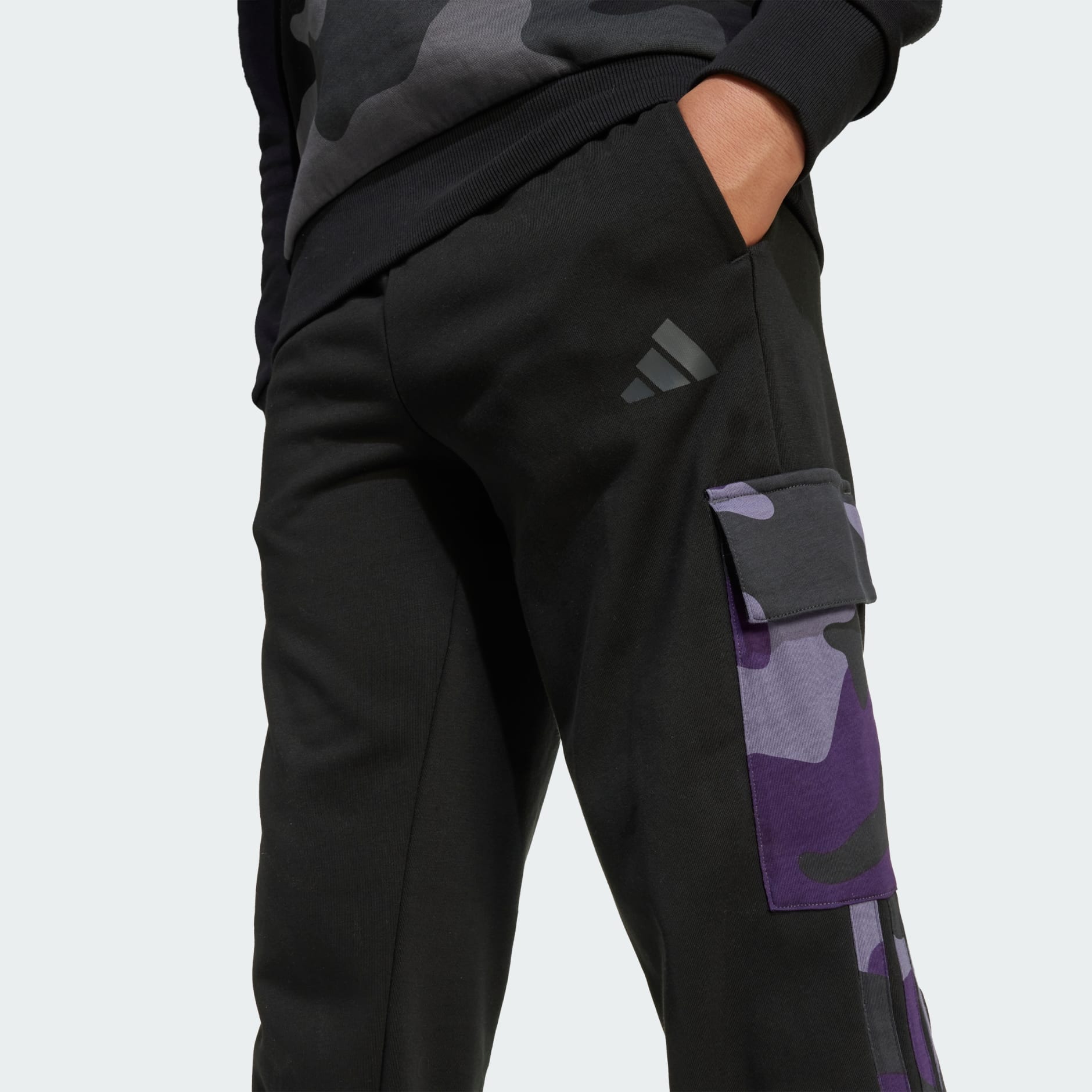 Dječje cargo hlače od frotira Seasonal Essentials Camo