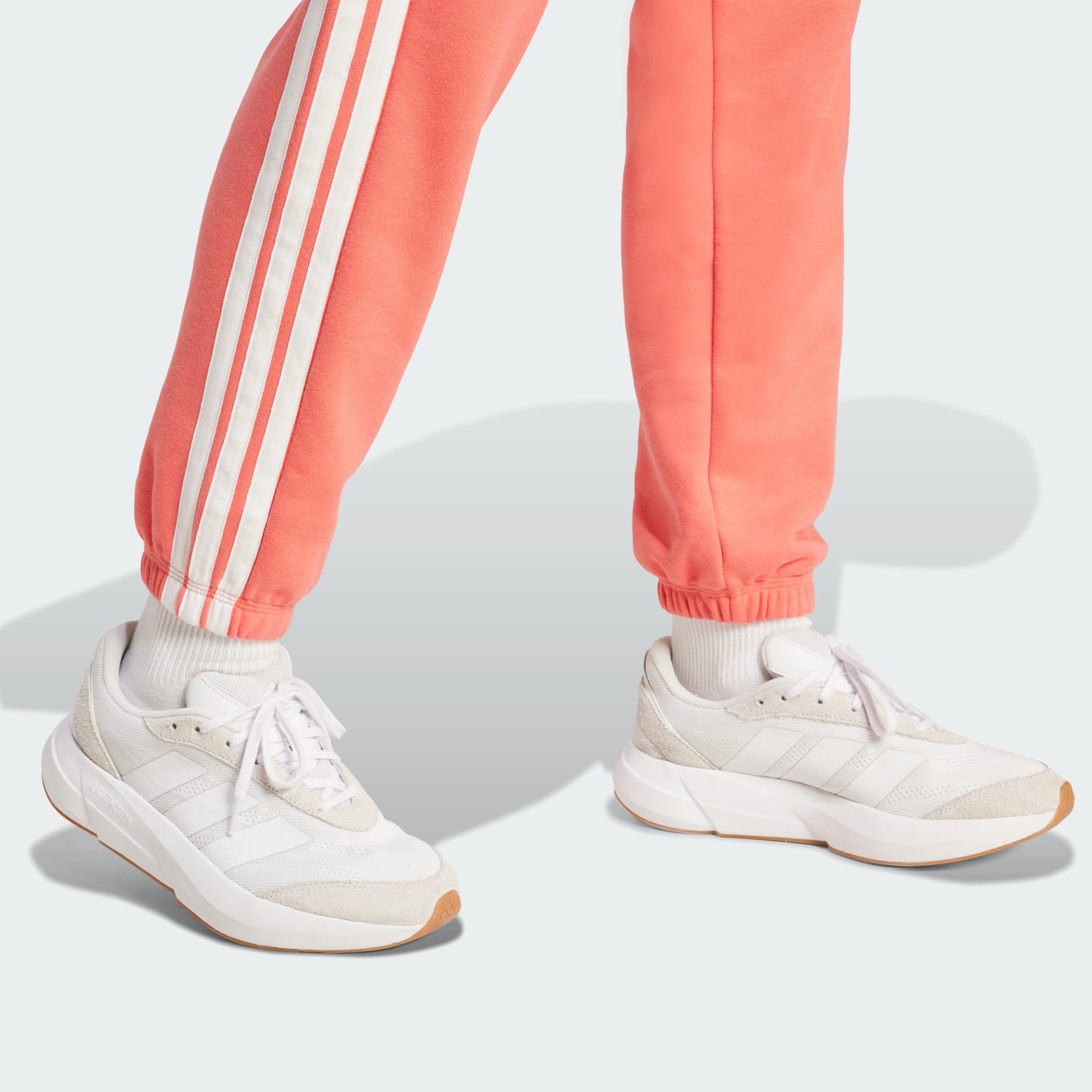 Hlače Essentials 3-Stripes French Terry Cuffed