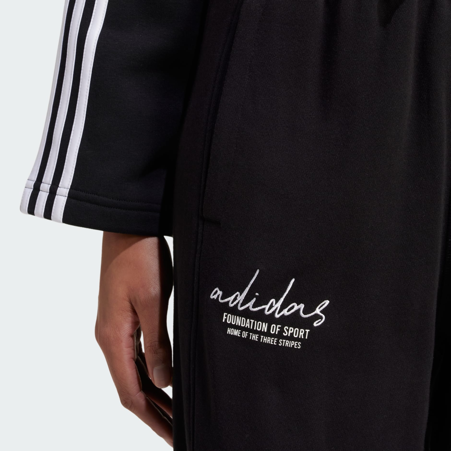 Signature Graphic Embroidery French Terry Straight Leg Pants