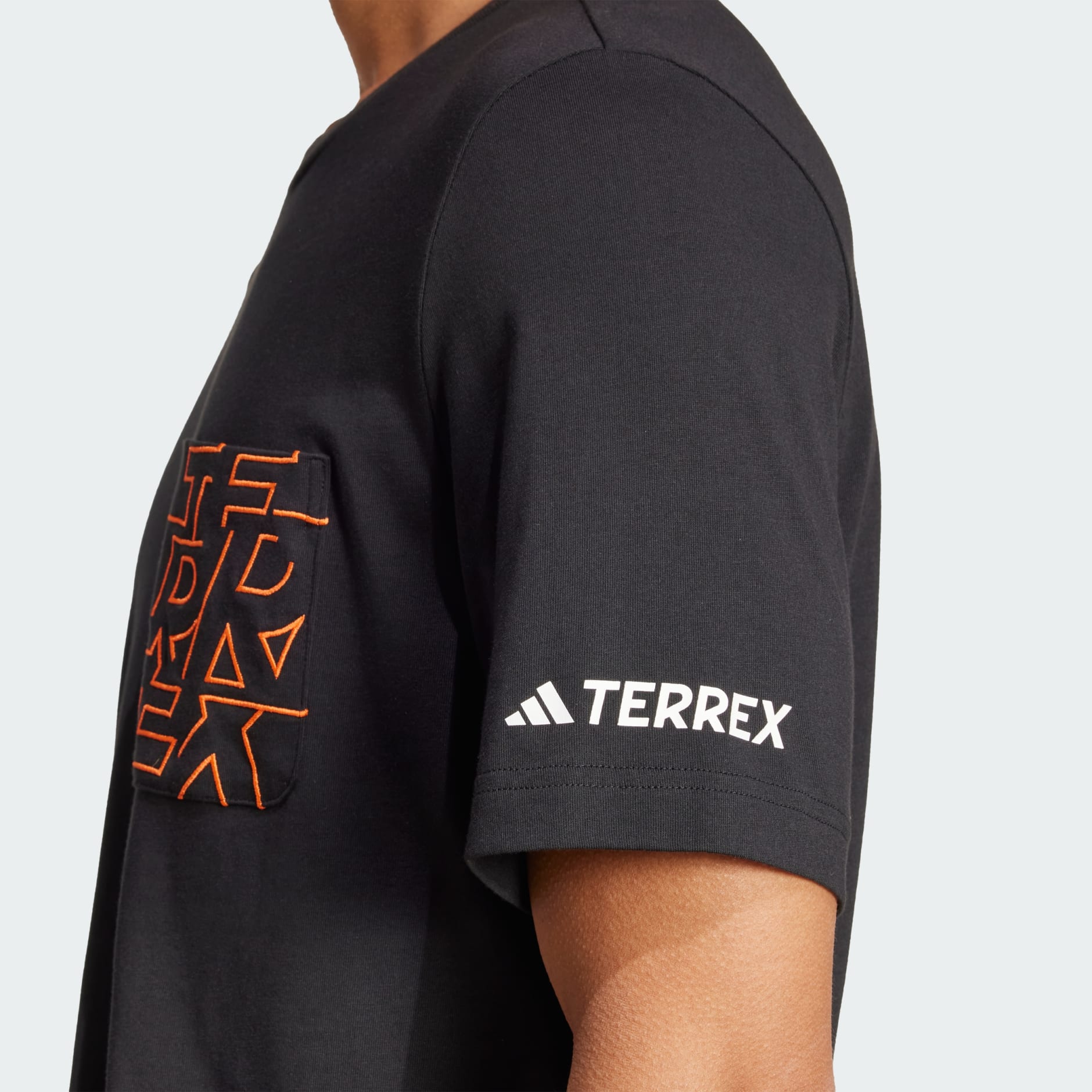 Terrex 標誌性全版印花圖案 T 恤