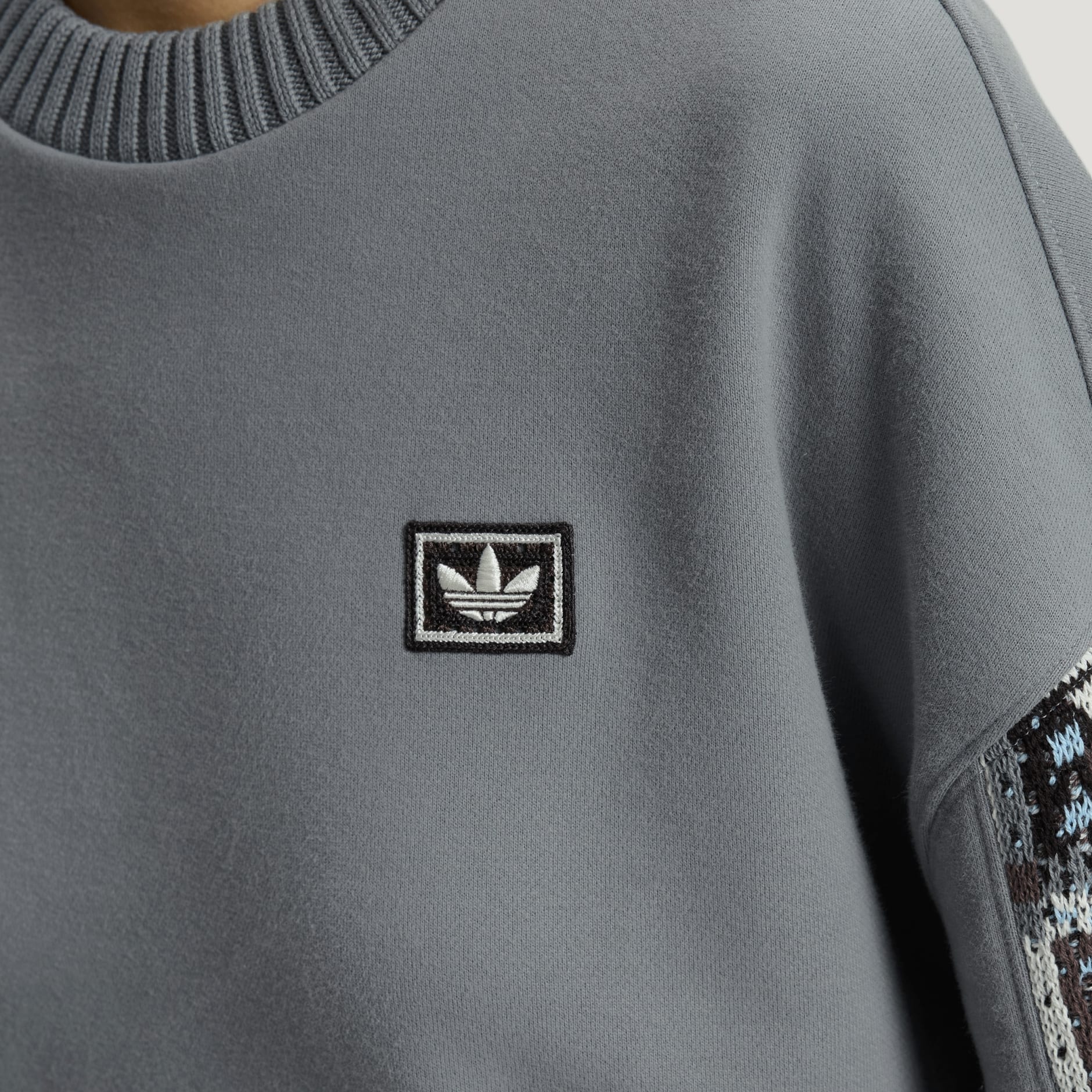 CRAFTED 圓領衛衣