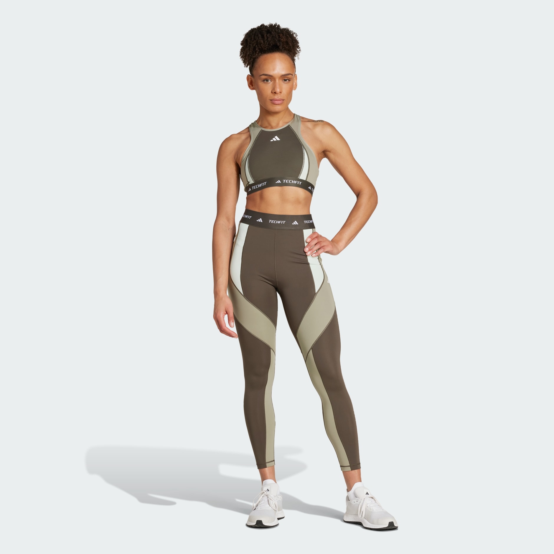 TECHFIT Medium-Support High-Neck Colorblock Bra