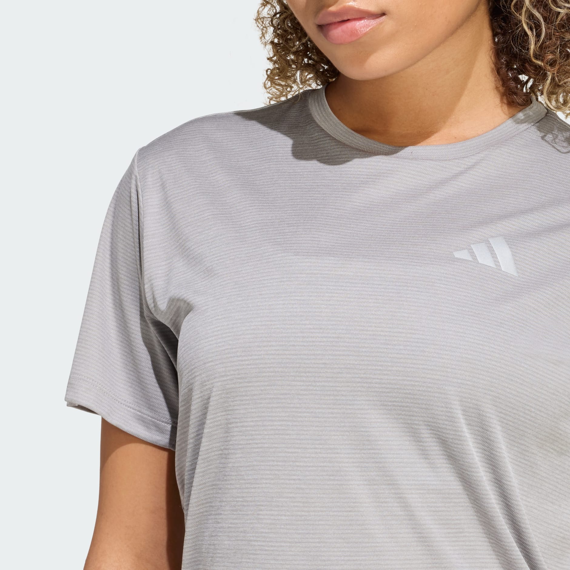 adi365 Essentials 跑步 T 裇