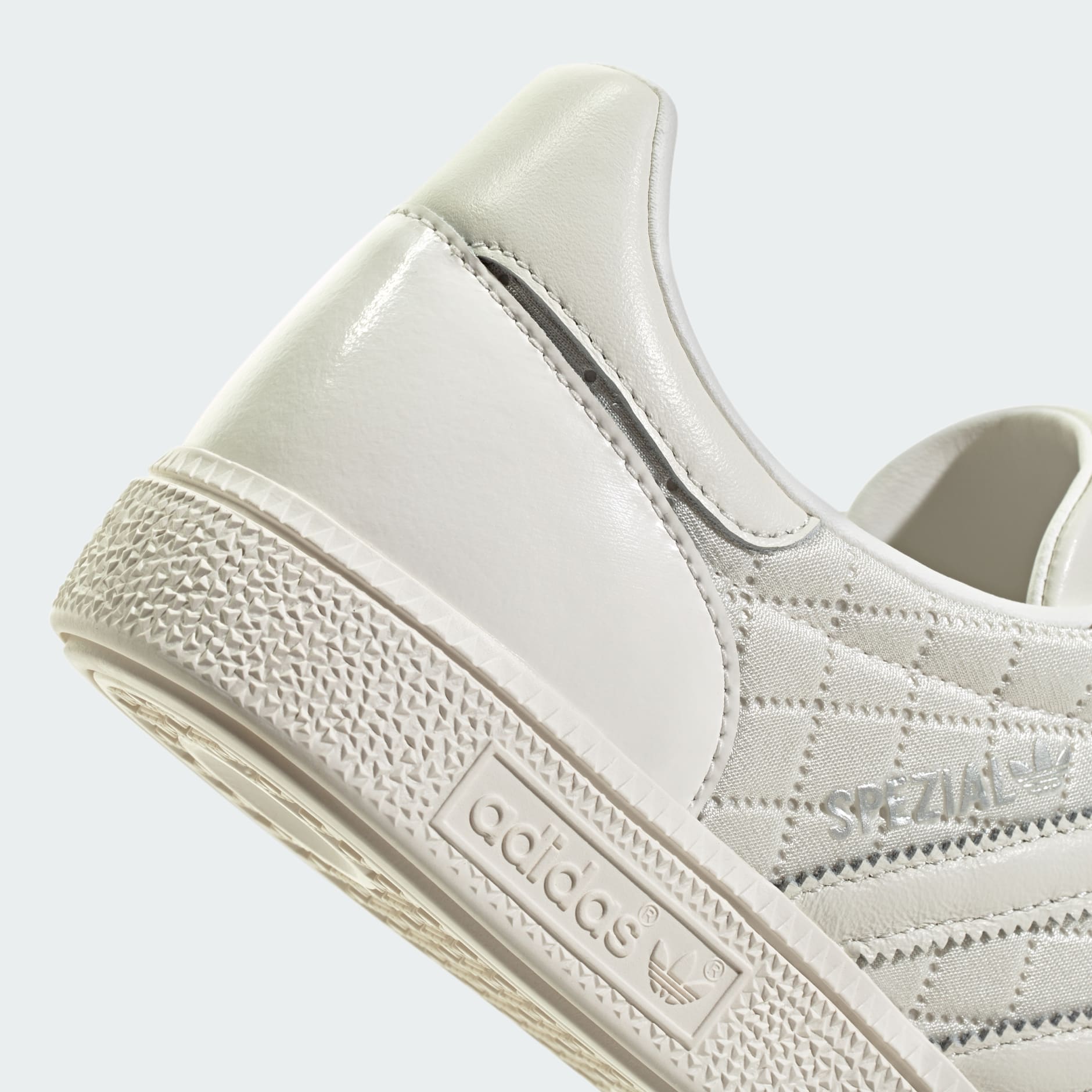 【 adidas】Handball spezial SILVER WHITE ★送料・関税込★ Amazon | [アディダス] シューズ スニーカー ハンドボール