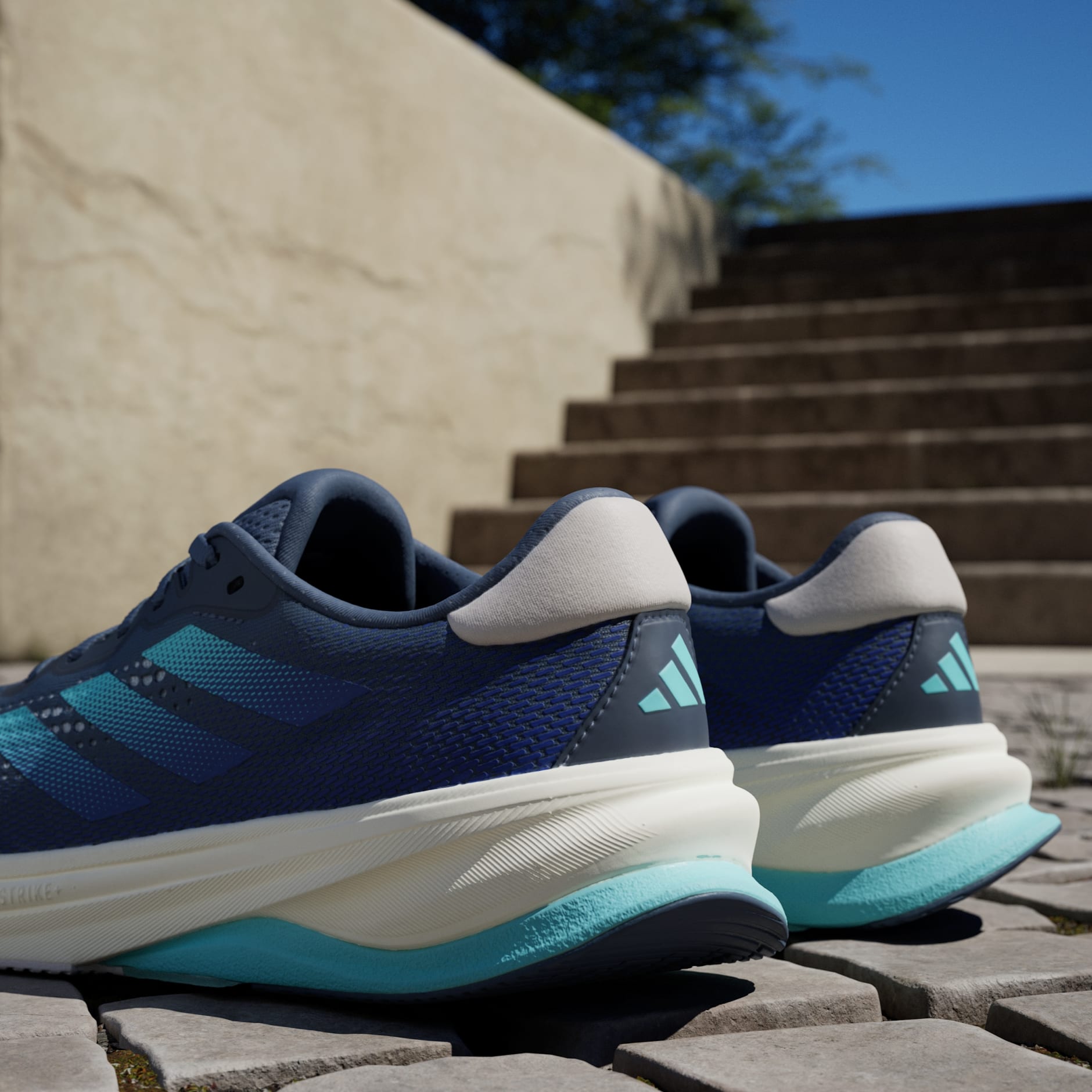Supernova Solution Running Shoes
