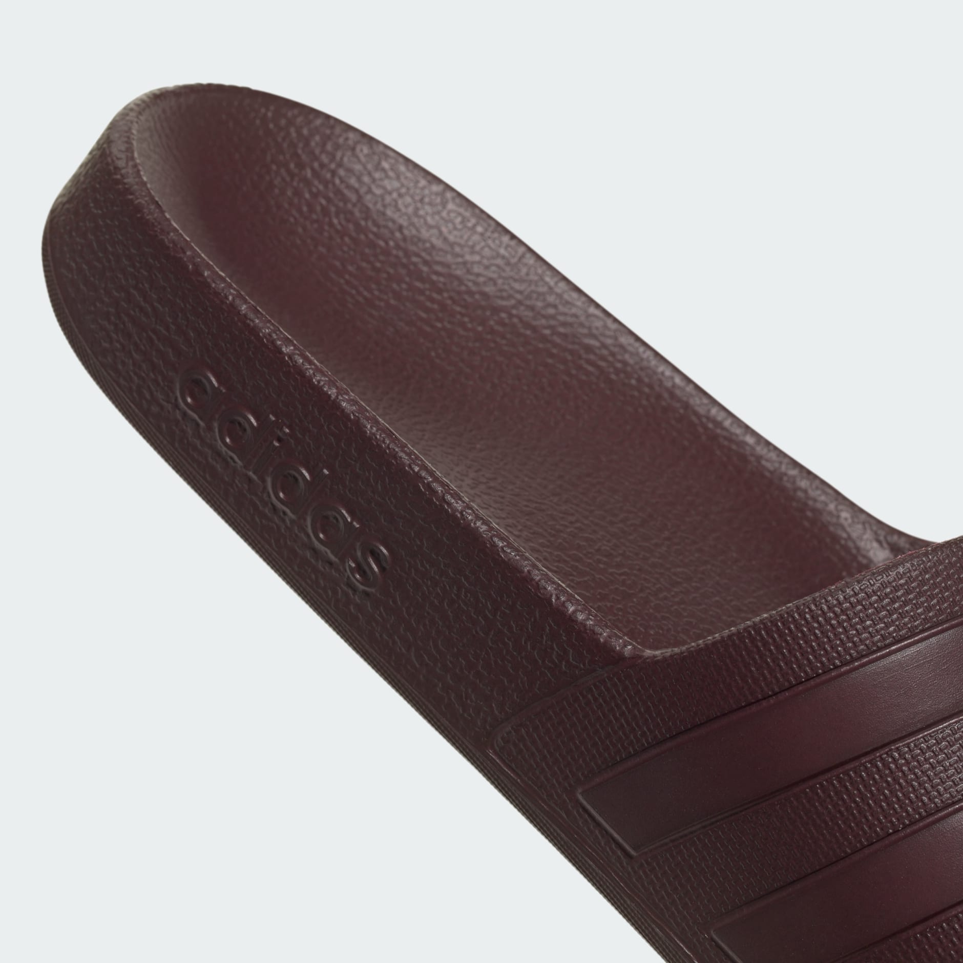 Adilette Aqua Slides