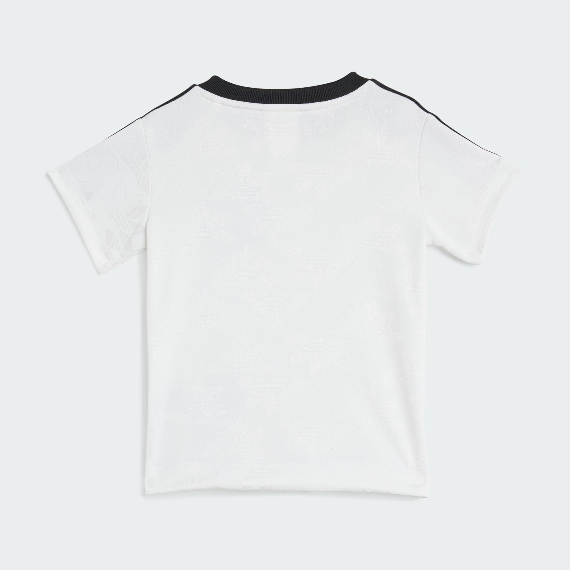 طقم تيشيرت وشورت للأطفال