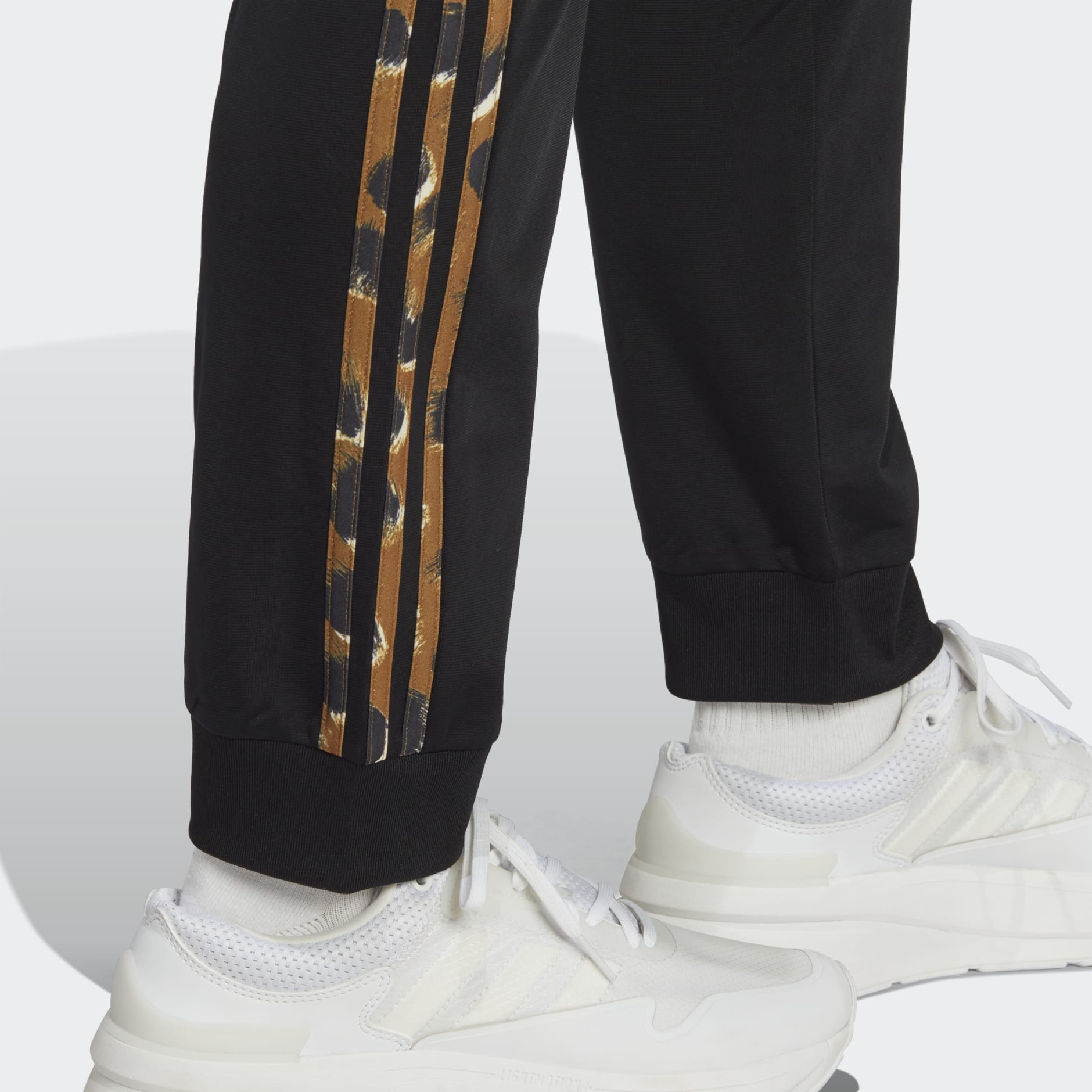 Clothing Primegreen Essentials WarmUp Slim Tapered 3Stripes Track