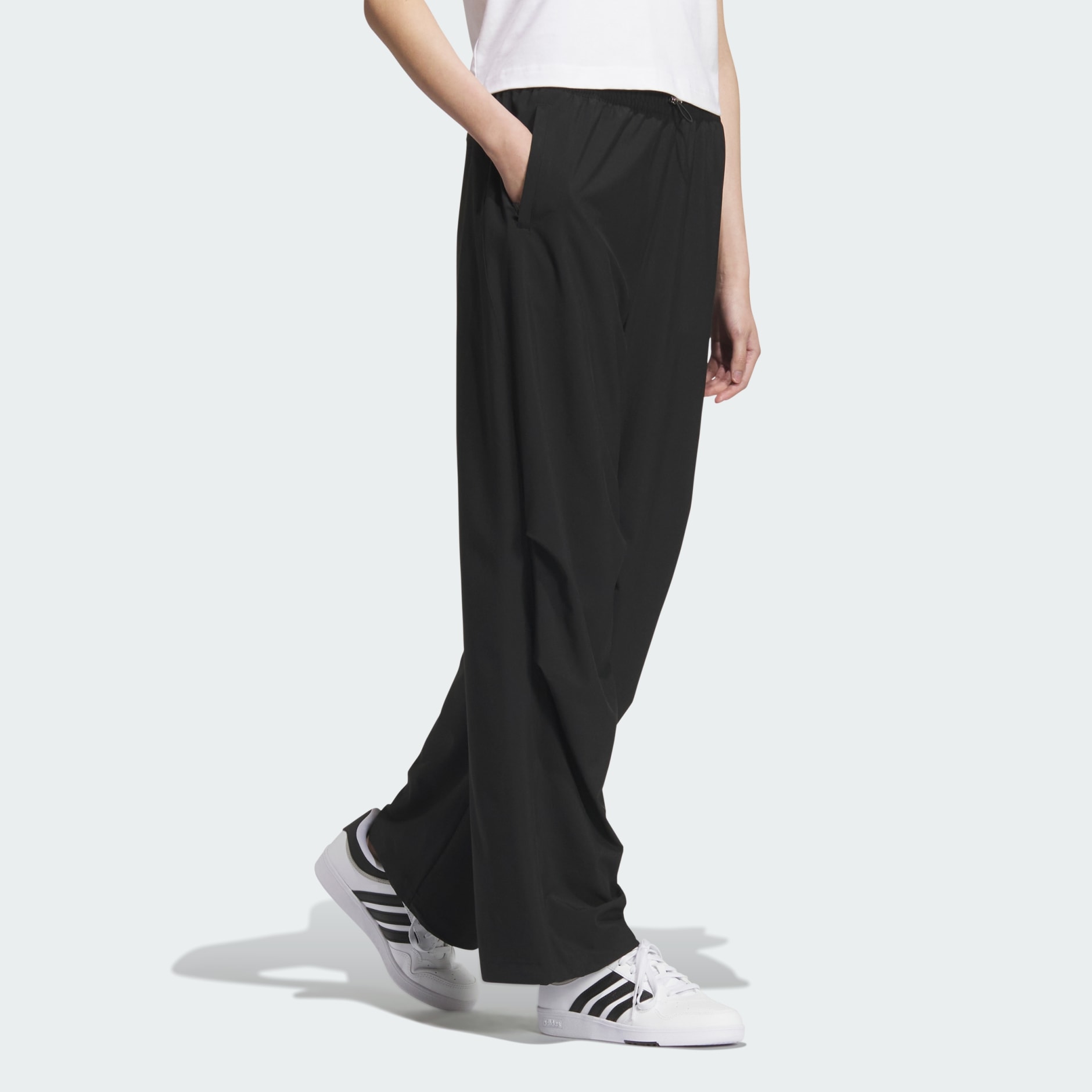 Must Haves Logo Woven Pant