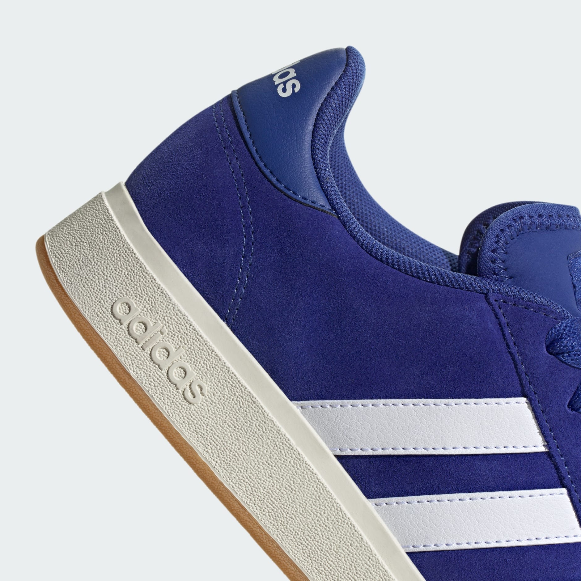 Pantofi Grand Court Base anii 2000