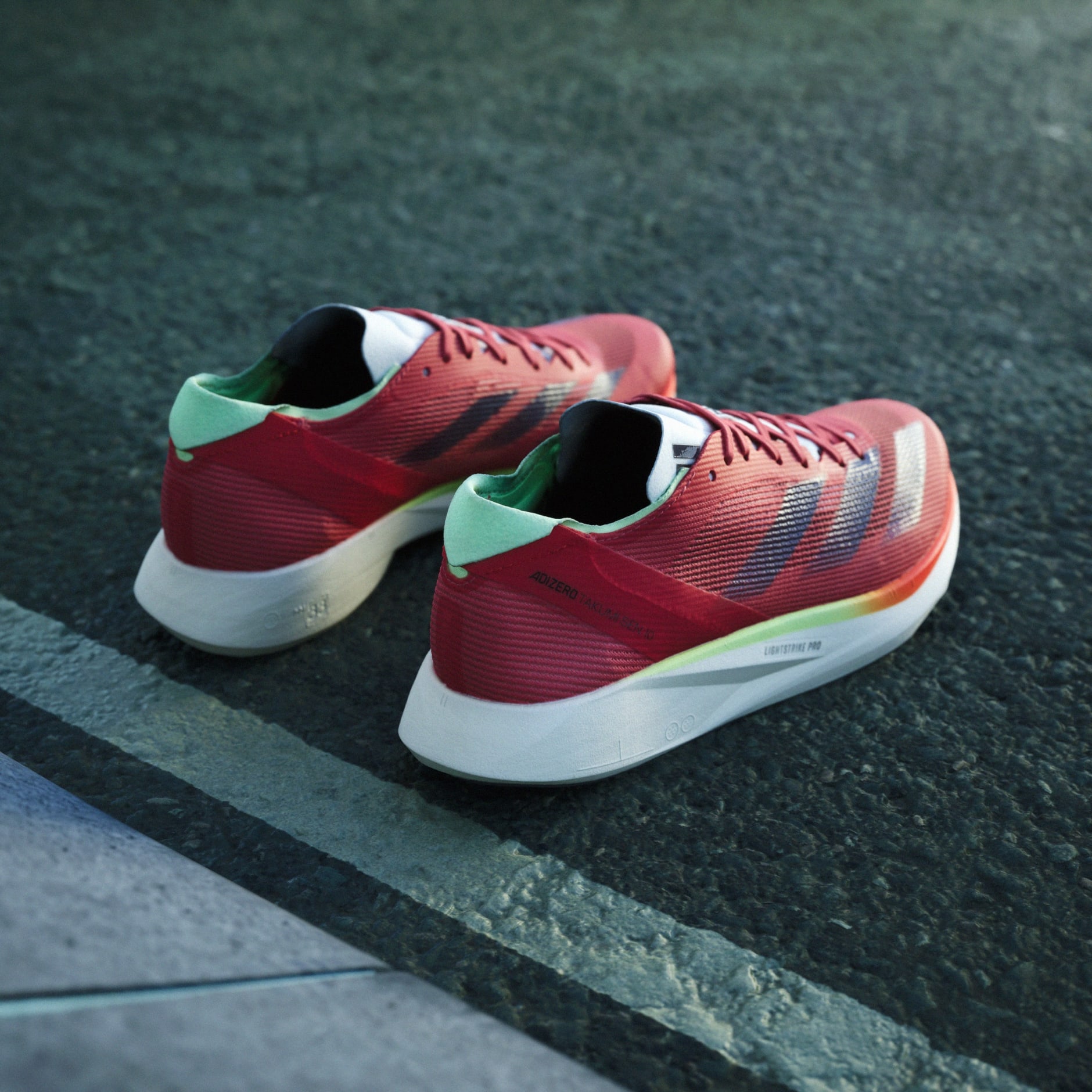 Adizero Takumi Sen 10 跑鞋