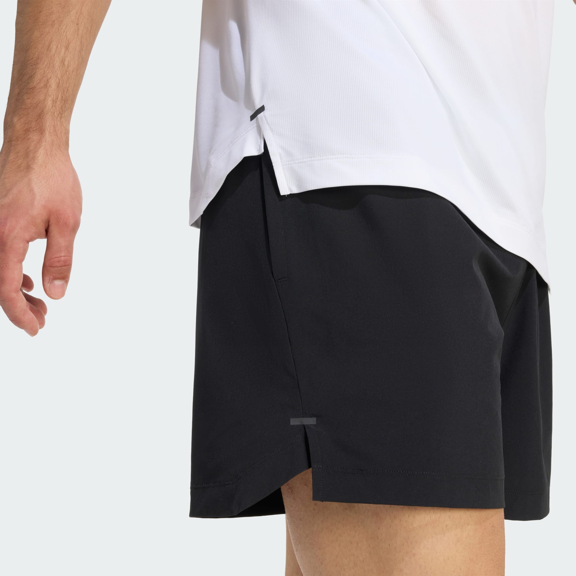 TRICOU D4T ESSENTIALS