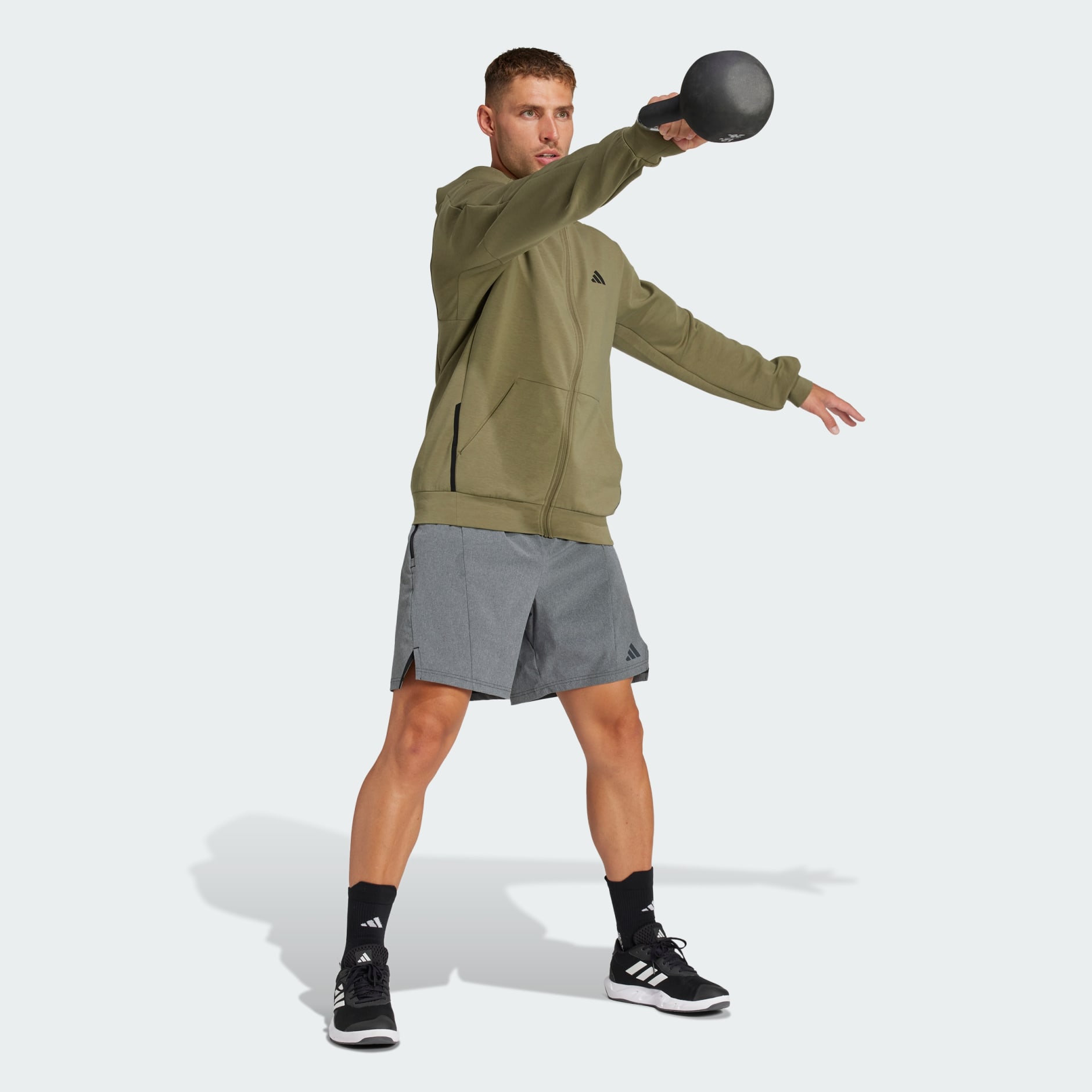 Short chin&eacute; Designed for Training