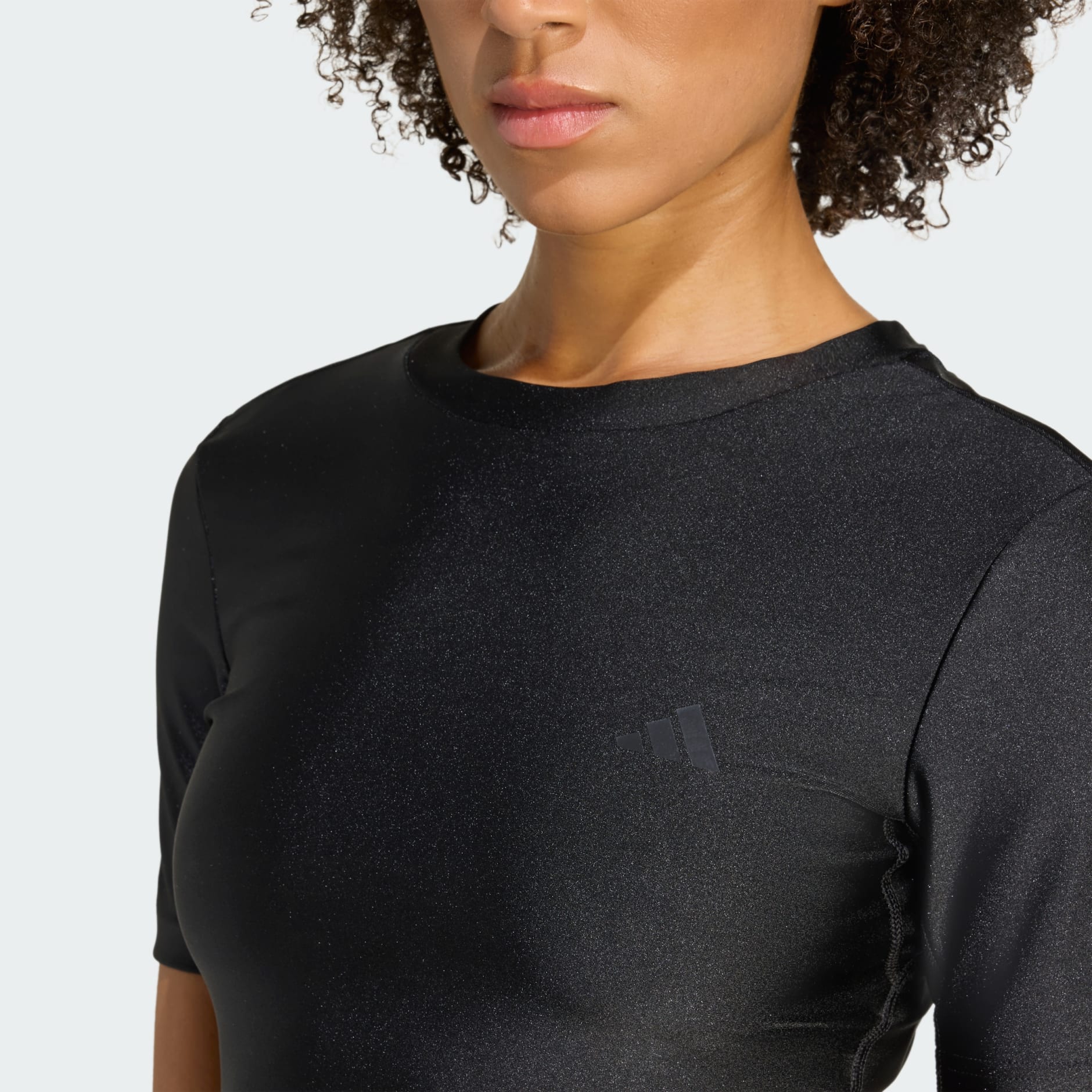 تيشيرت تمرين Essentials براق ولامع