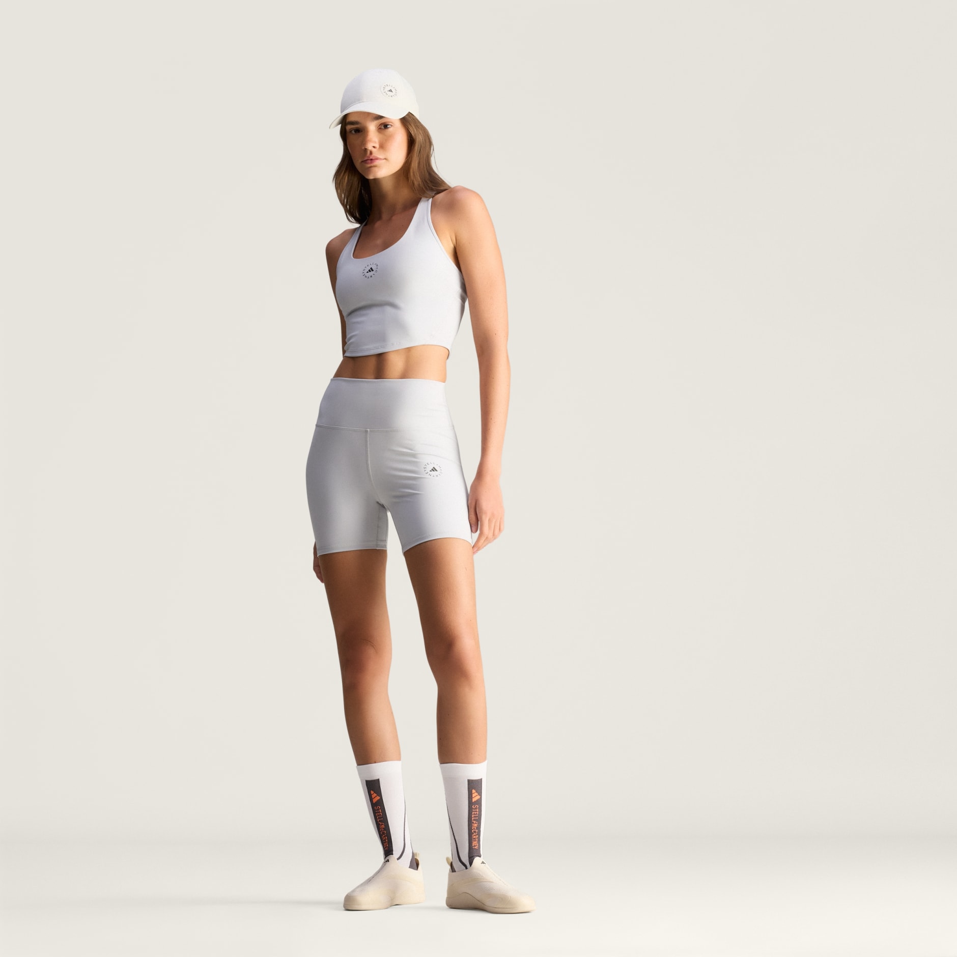 تيشيرت يوغا قصيرة من أديداس من Stella McCartney Yoga