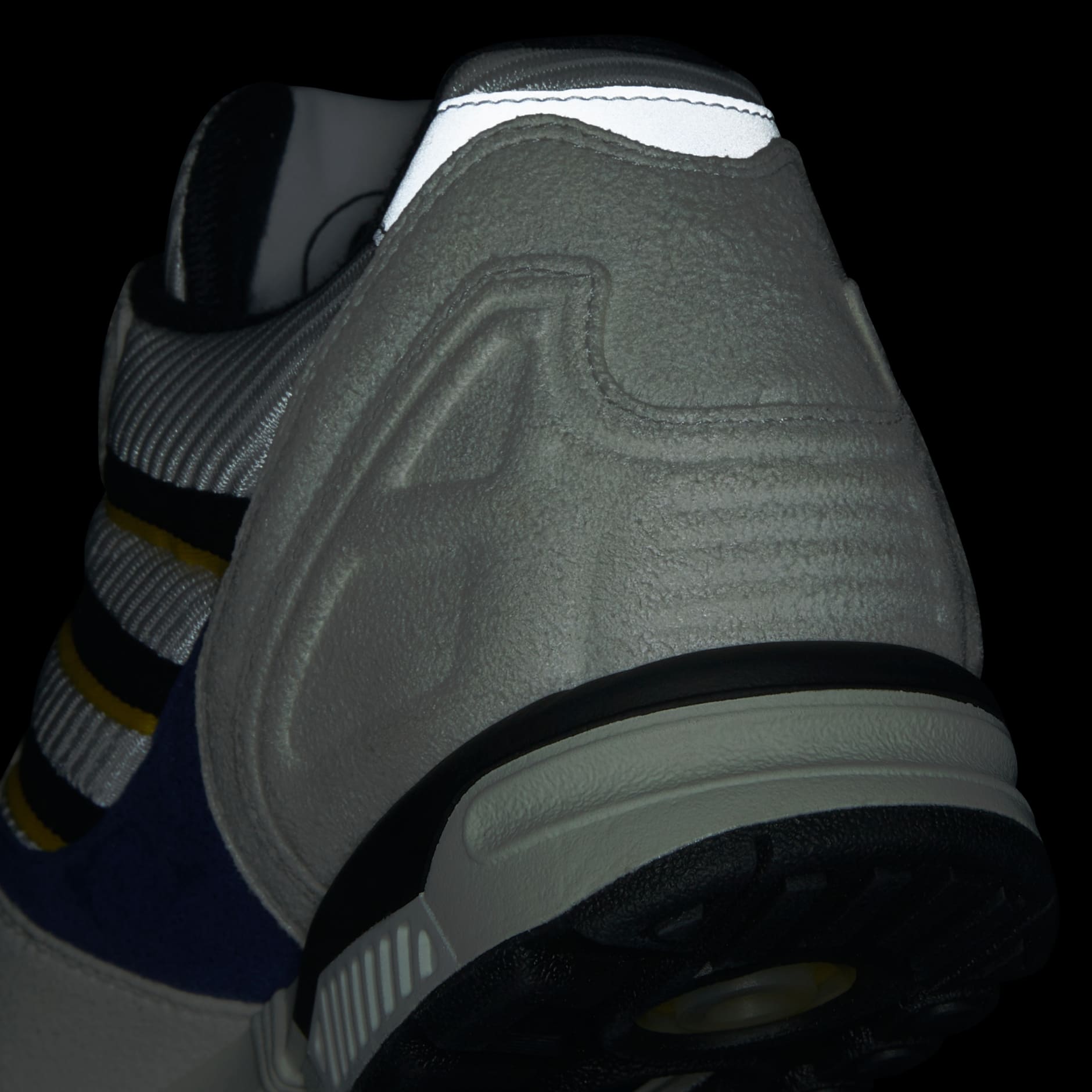 Shoes - Civilist ZX 6001 B Shoes - White | adidas Qatar