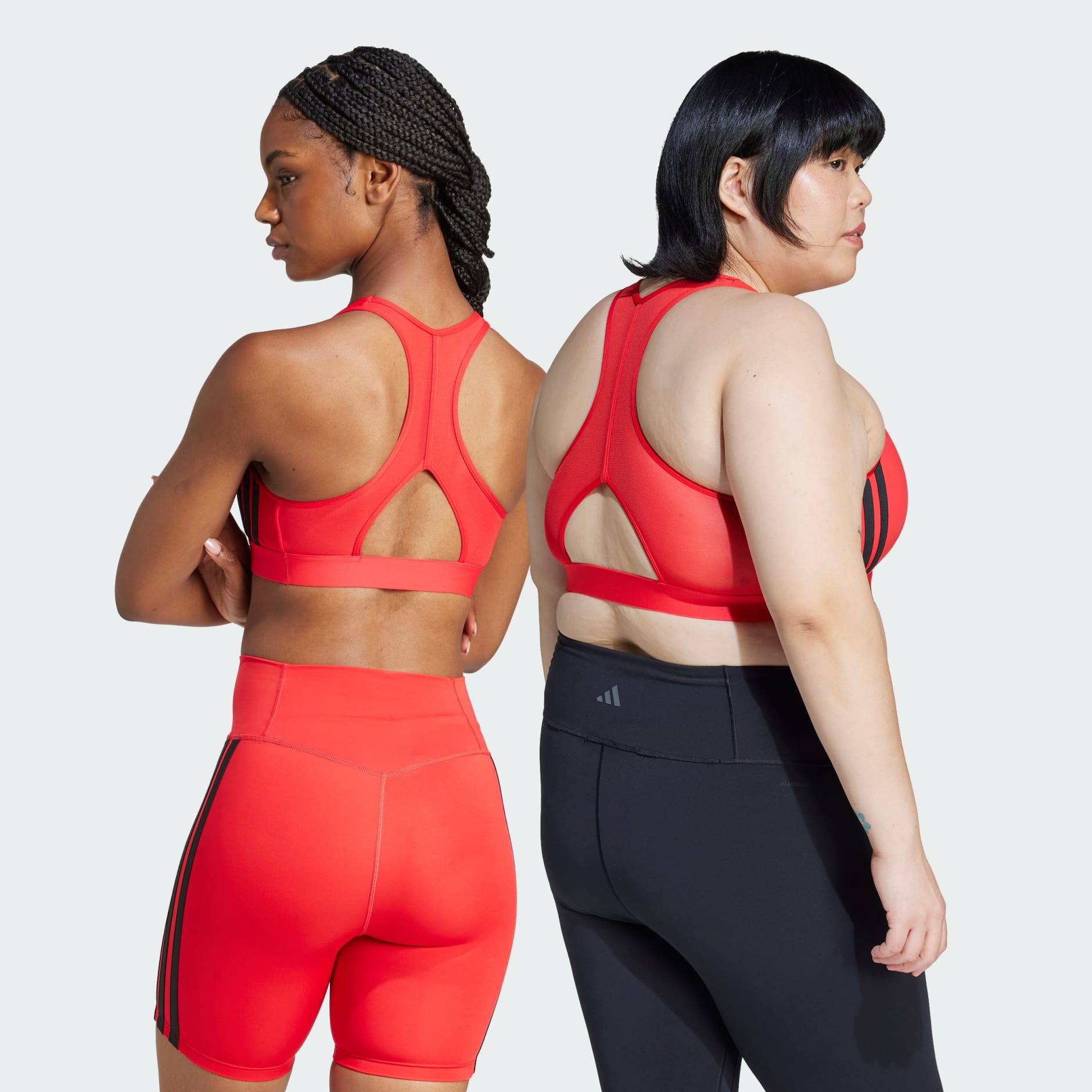 حمالة صدر Powerreact Train متوسطة الدعم ومزيَّنة بالخطوط الثلاثة