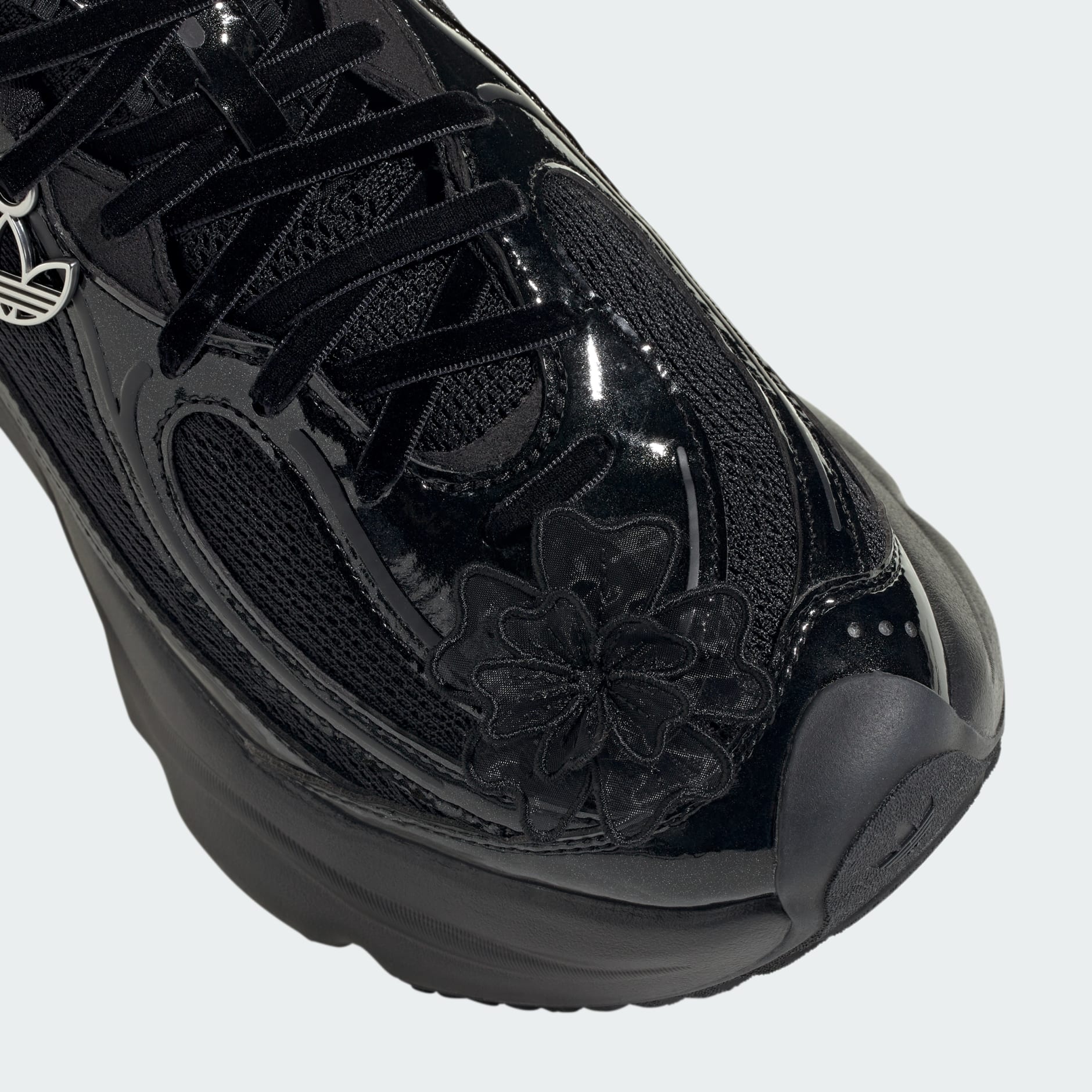 OZVENUZ Shoes - Black | adidas Hong Kong
