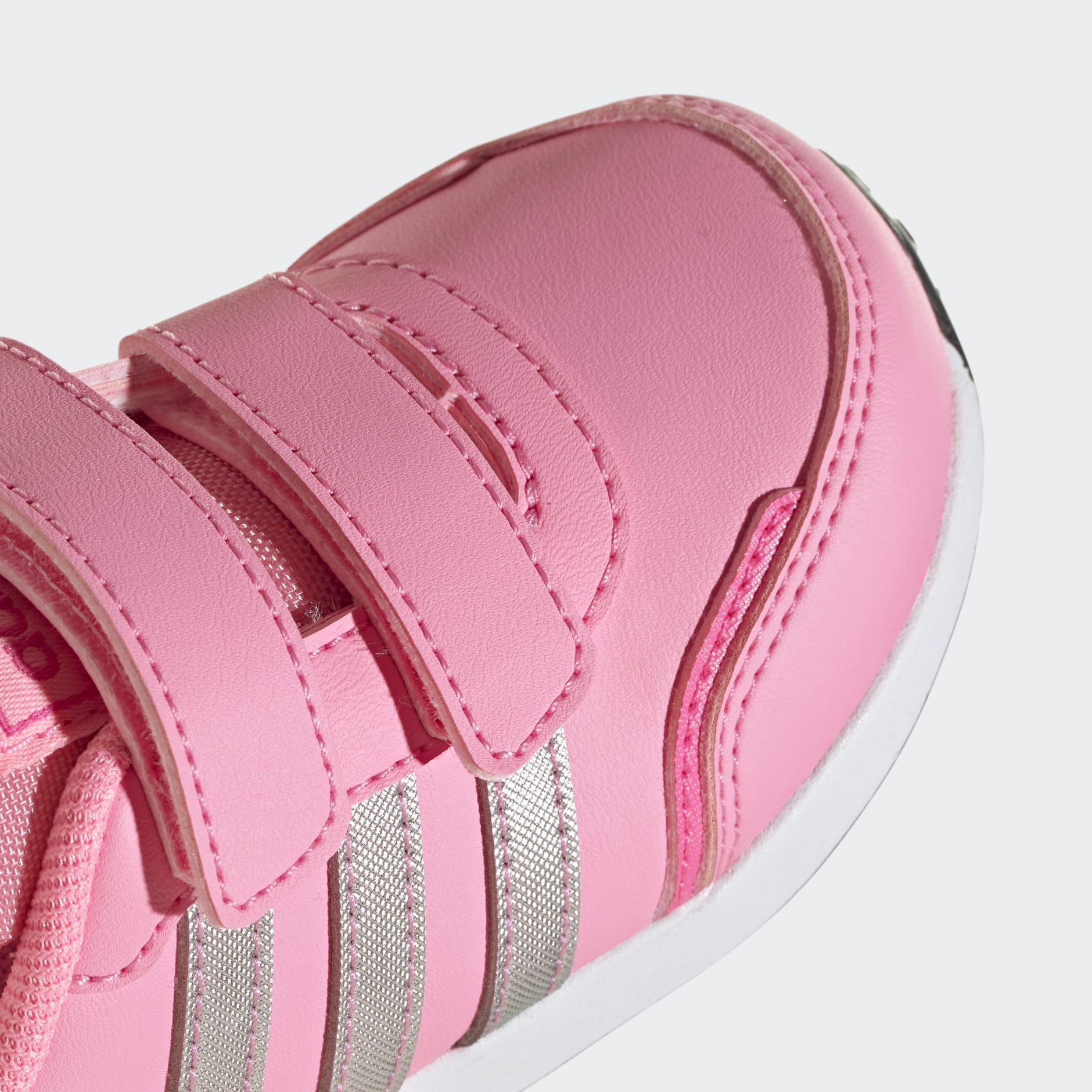 VS Switch 3 Lifestyle Running Hook and Loop Strap Shoes