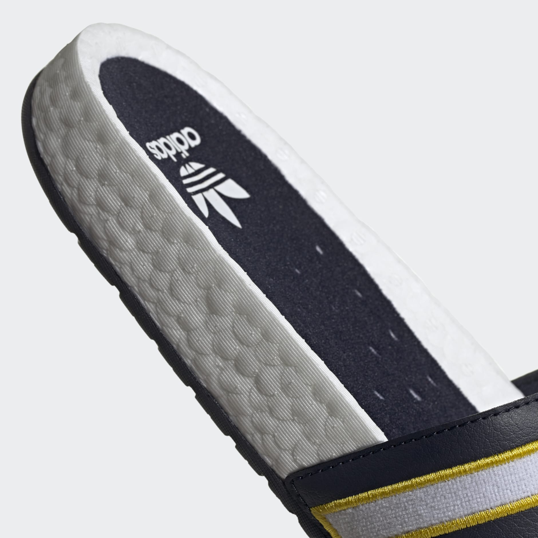 Adilette Boost Slides