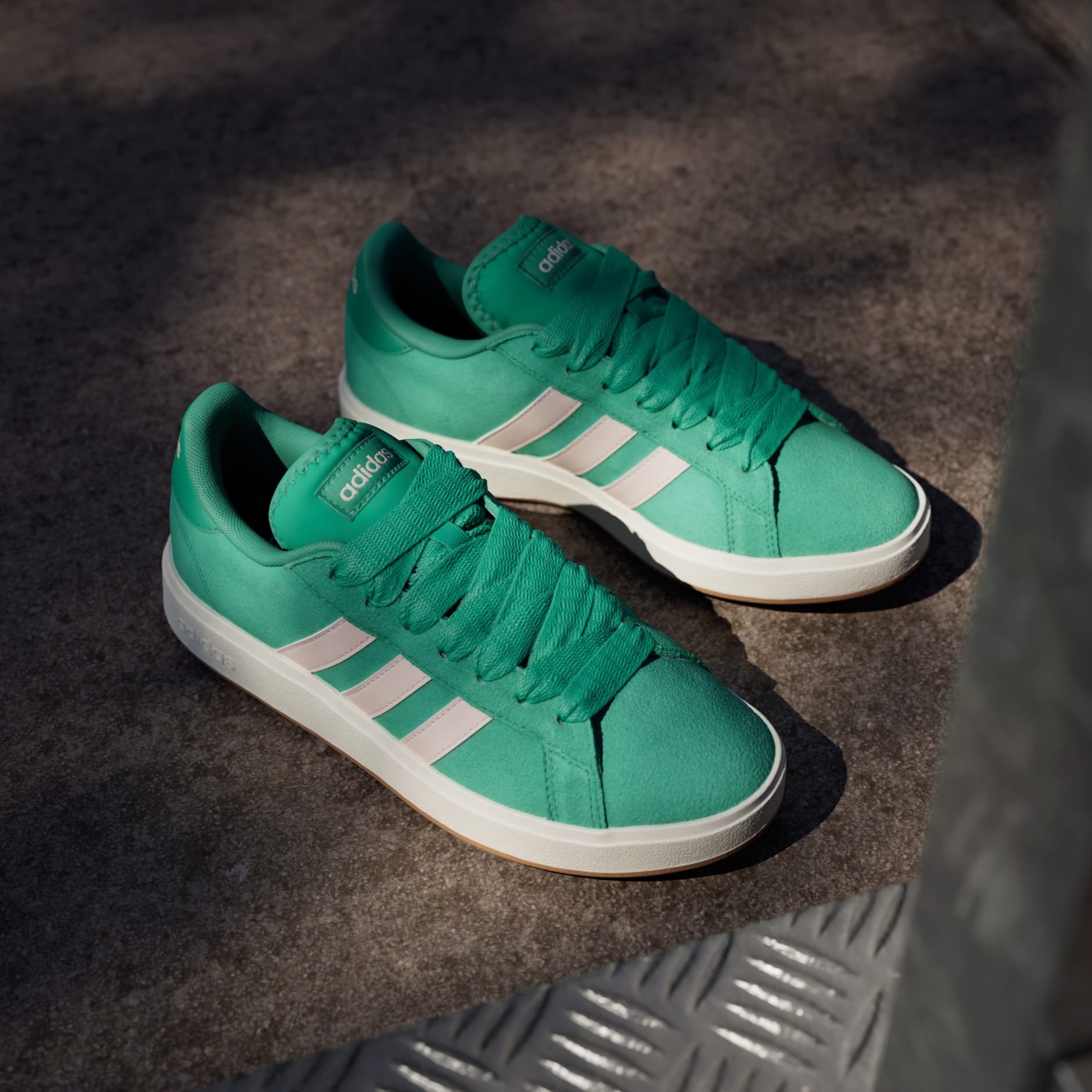 Tenisice Grand Court Base 00s