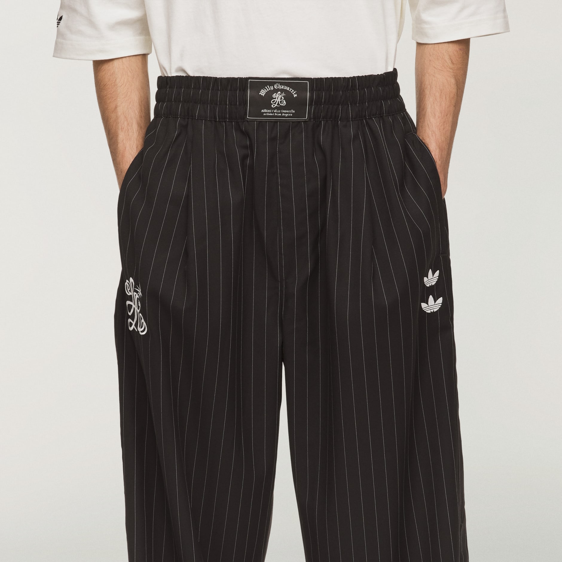 Pantaloni de trening cu dungi subțiri Chavarria