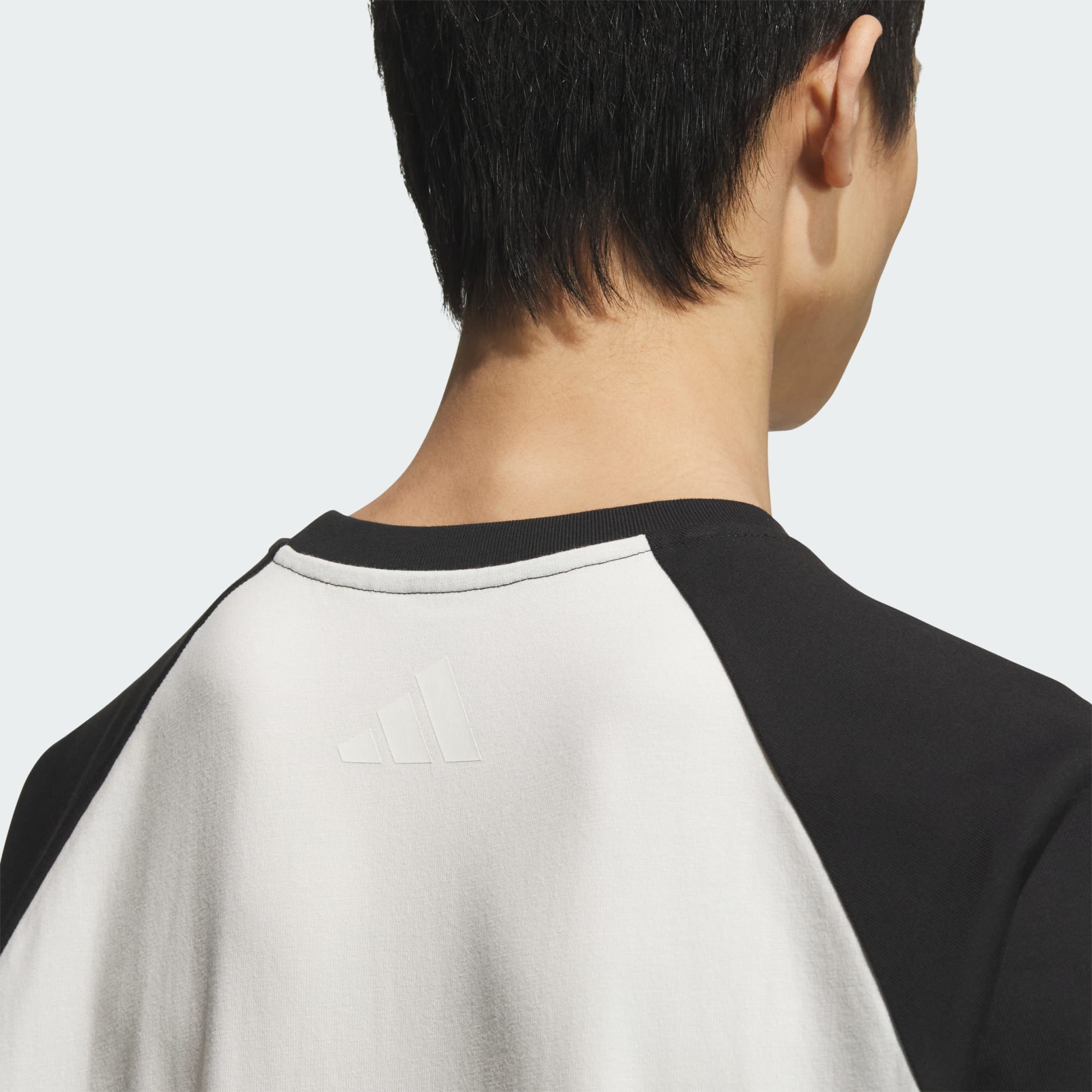 插肩袖圖案 T 裇