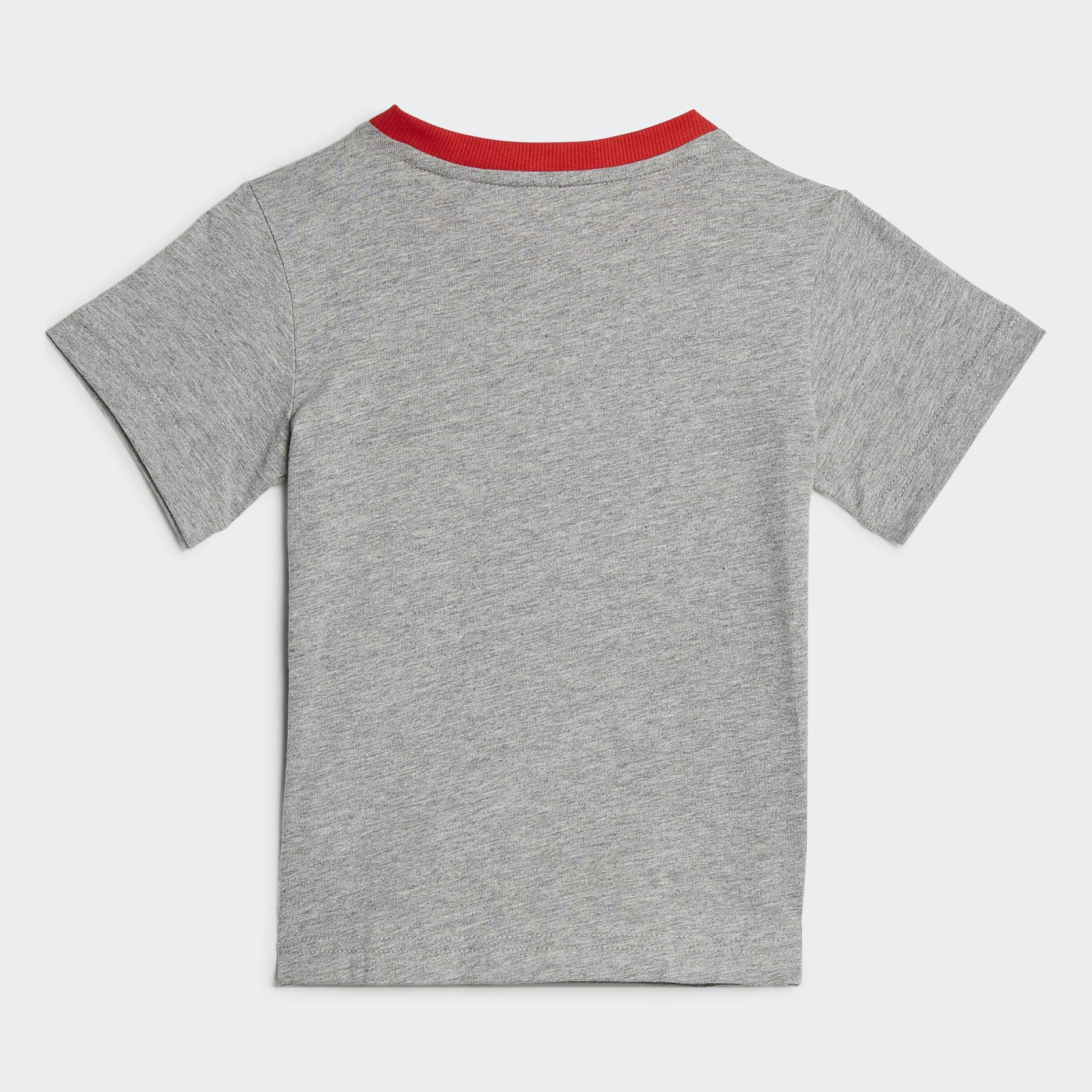 Conjunto Camiseta y Shorts Essentials