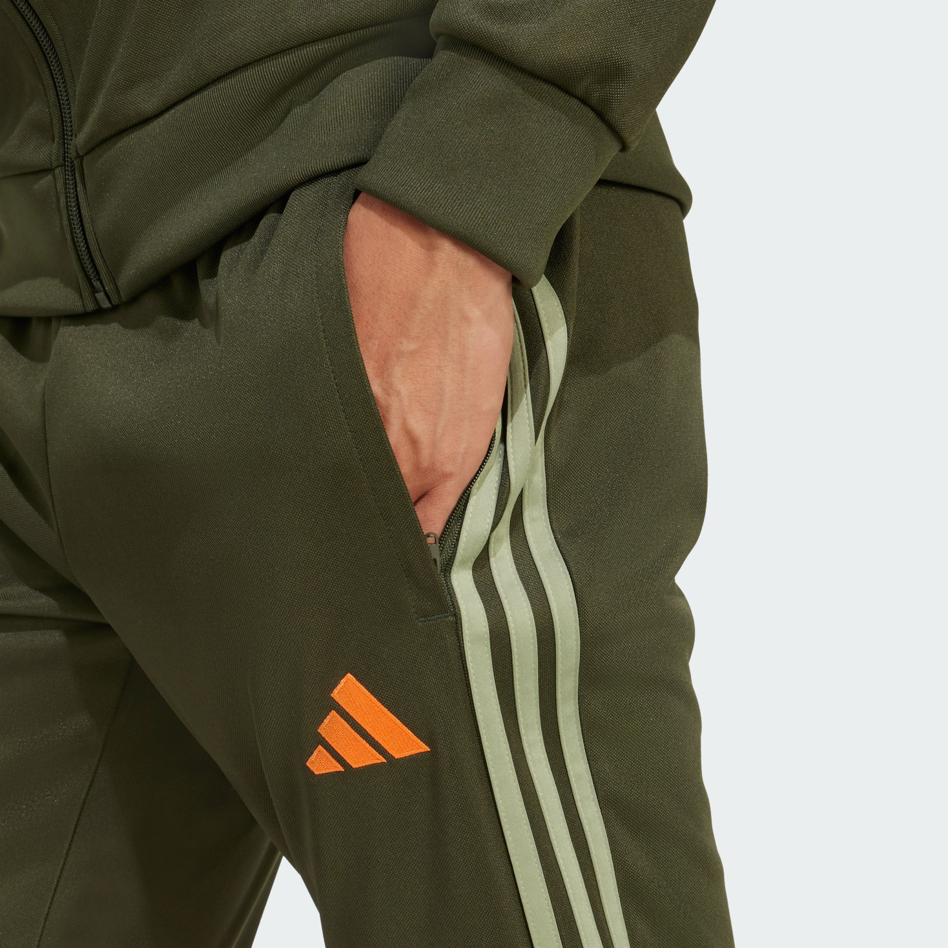 Trenirka Tiro 25 Essentials