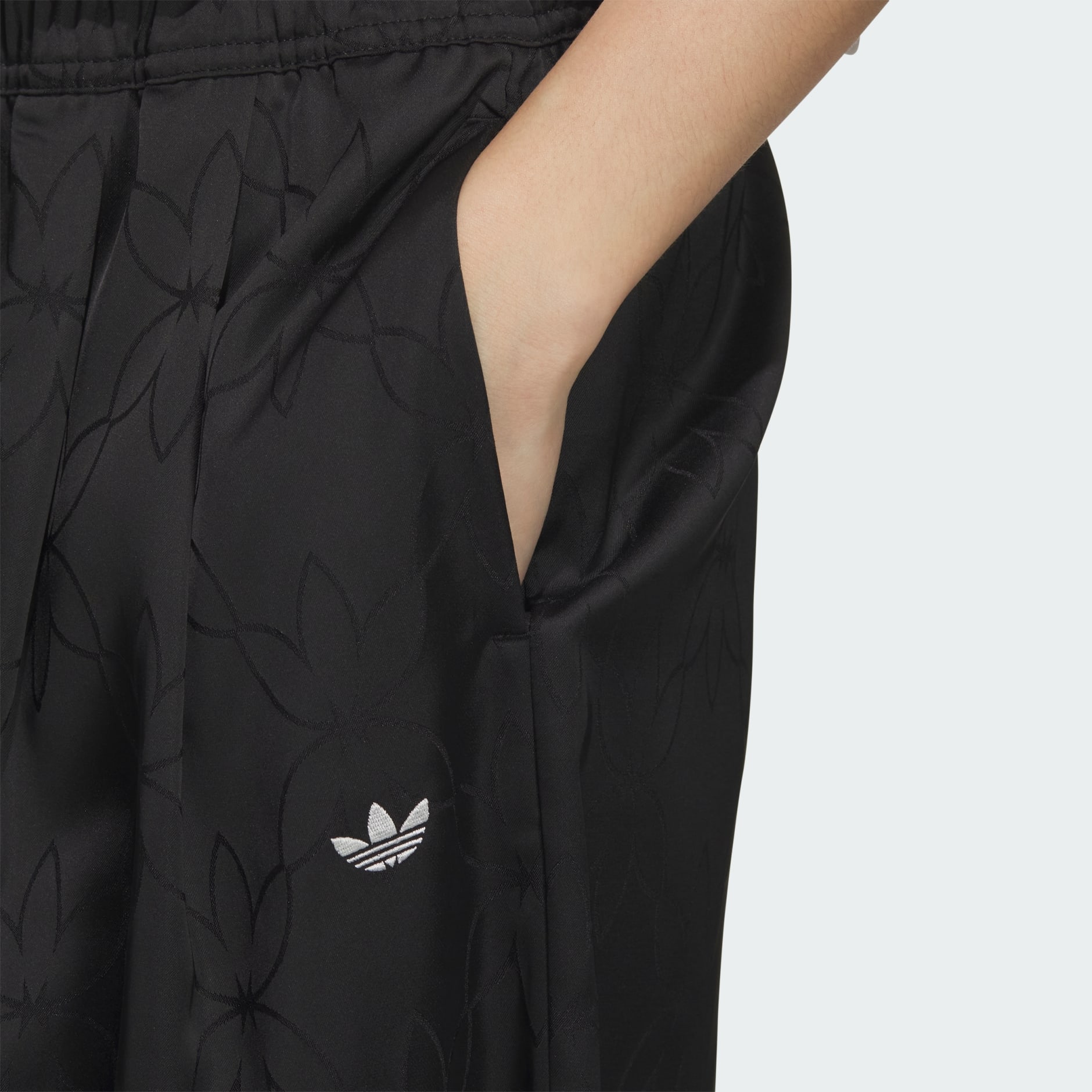【adidas】NEW CHINESE PANT チャイナ風 パンツ New Chinese Pant - Black | adidas Hong Kong