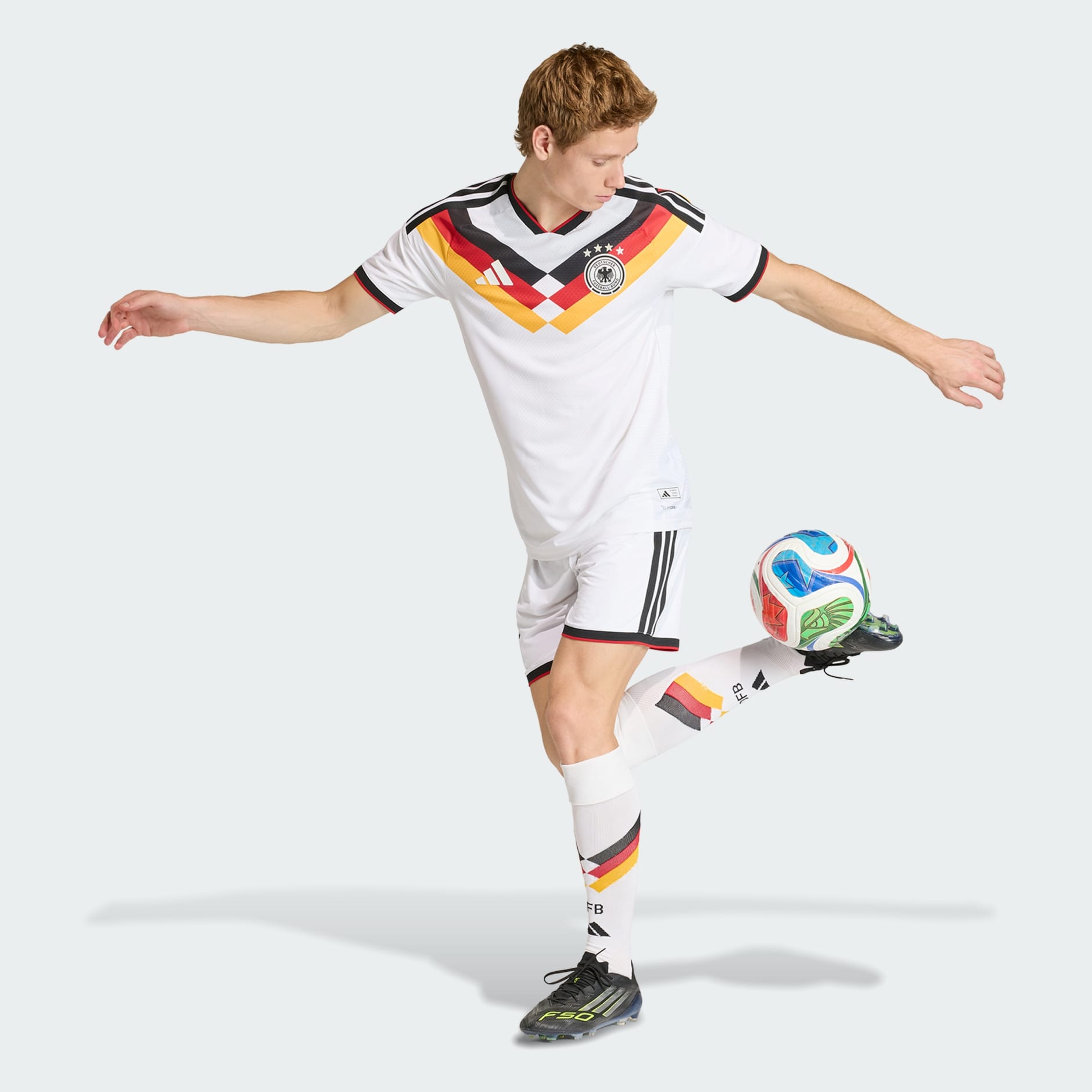 Pantaloni scurți Germania 26 Authentic pentru meciuri pe teren propriu