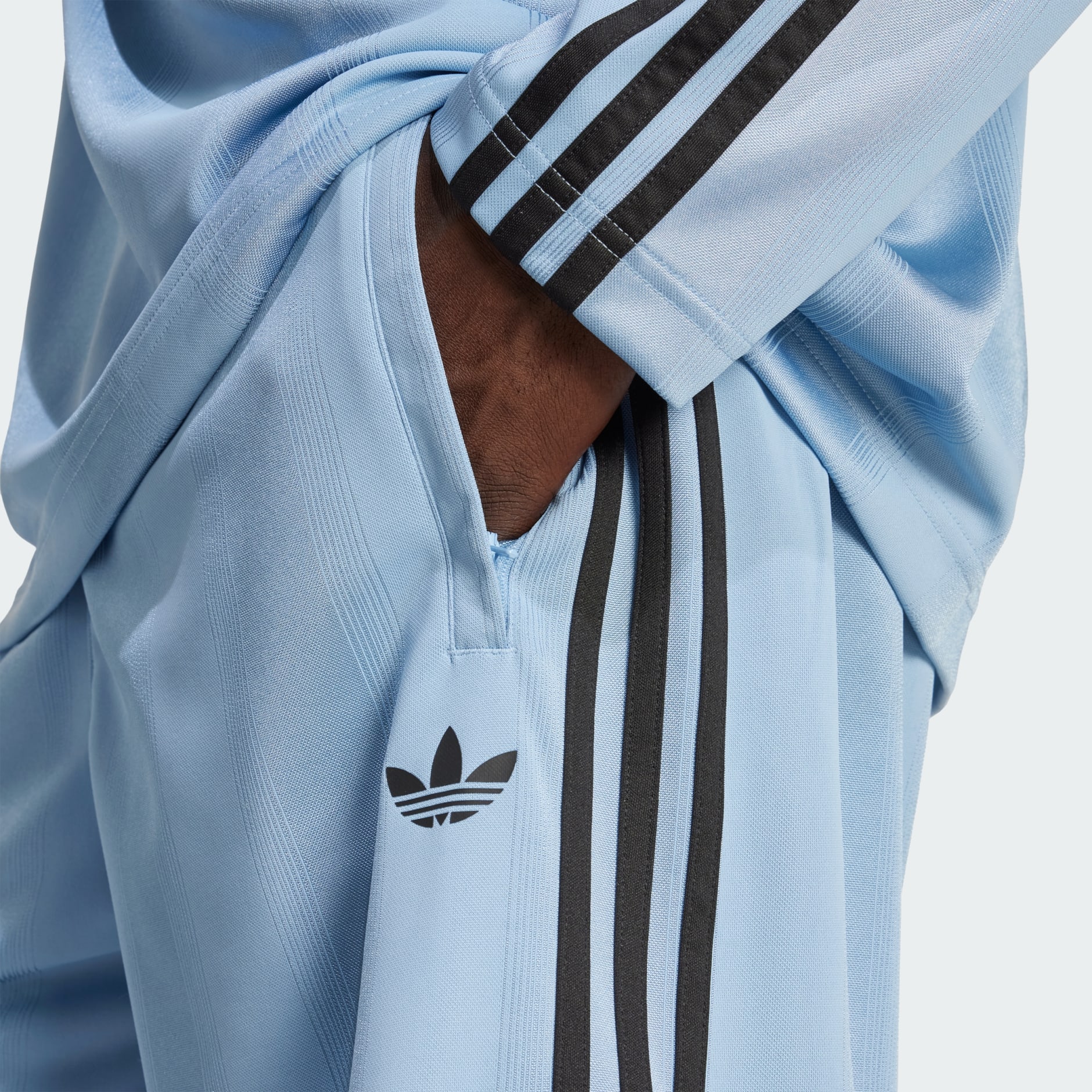 Pantaloni scurți adidas Adicolor din jacard