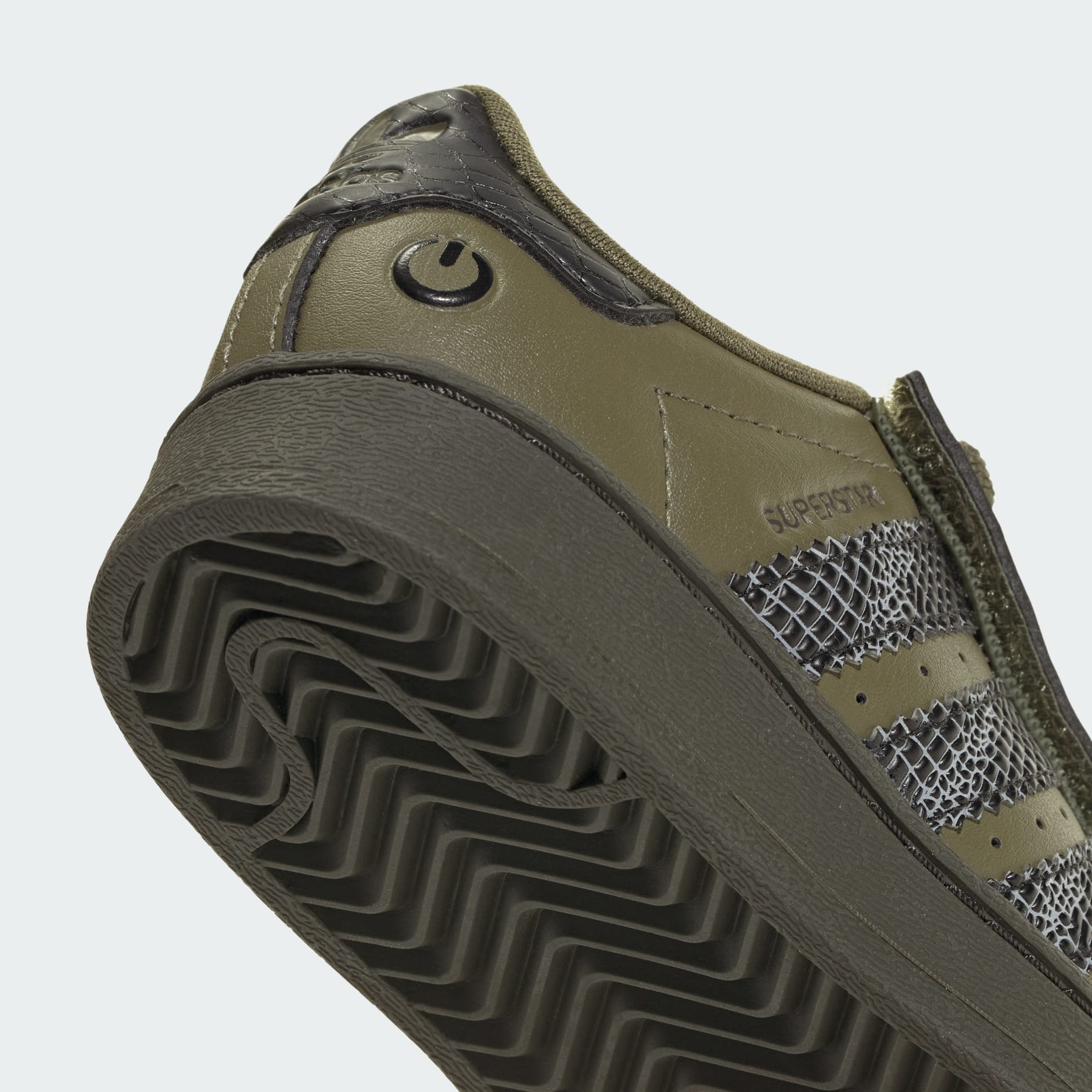 TENIS ADIDAS ORIGINALS SUPERSTAR CON LUCES LED CIERRE C&Oacute;MODO Y CORDONES EL&Aacute;STICOS