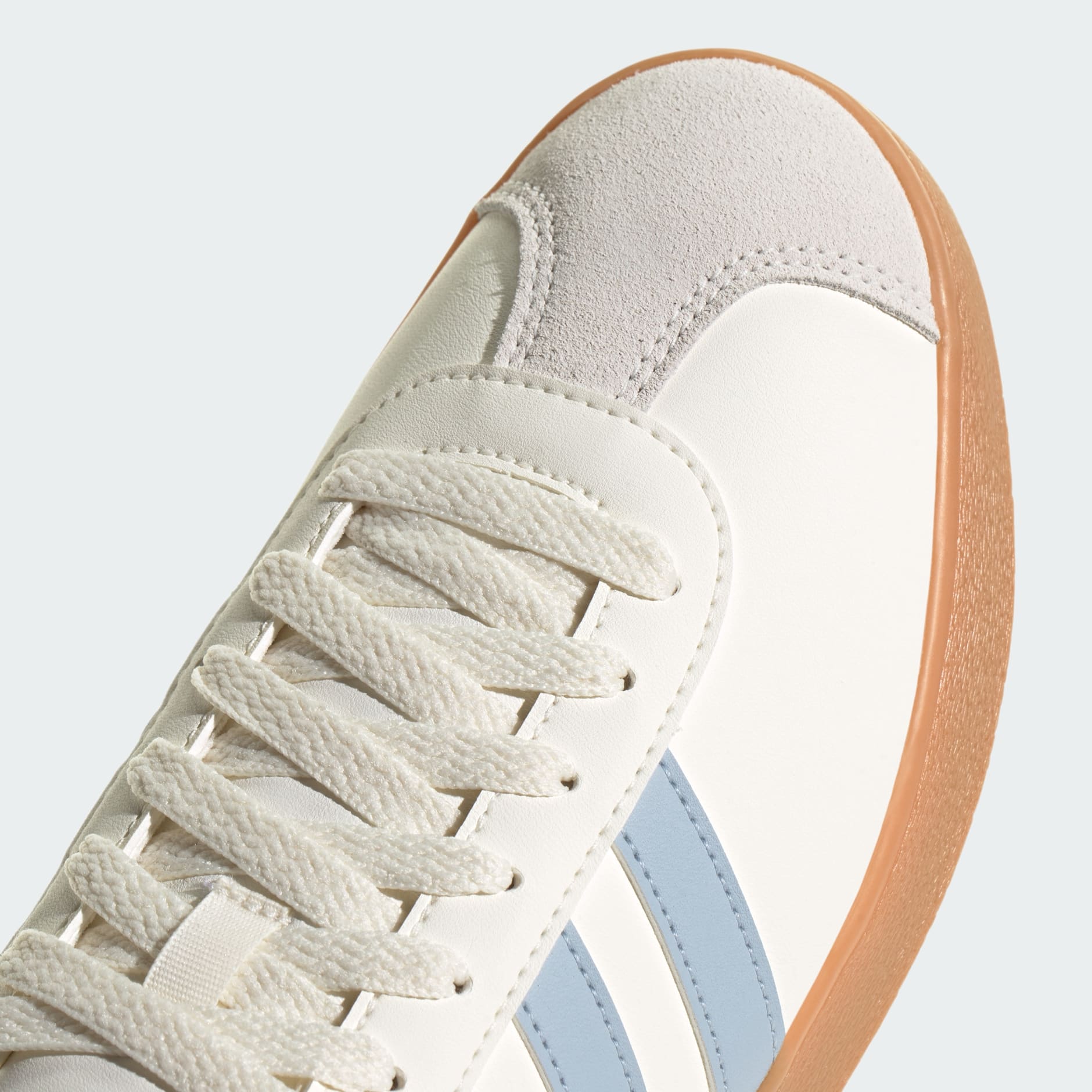 VL Court Classic Shoes