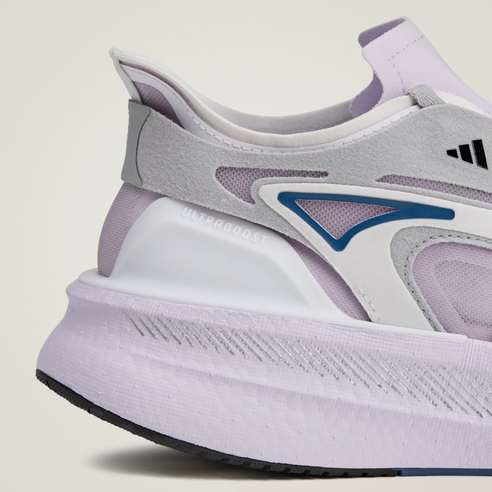 נעלי אדידס Ultraboost 5 מאת סטלה מקרטני