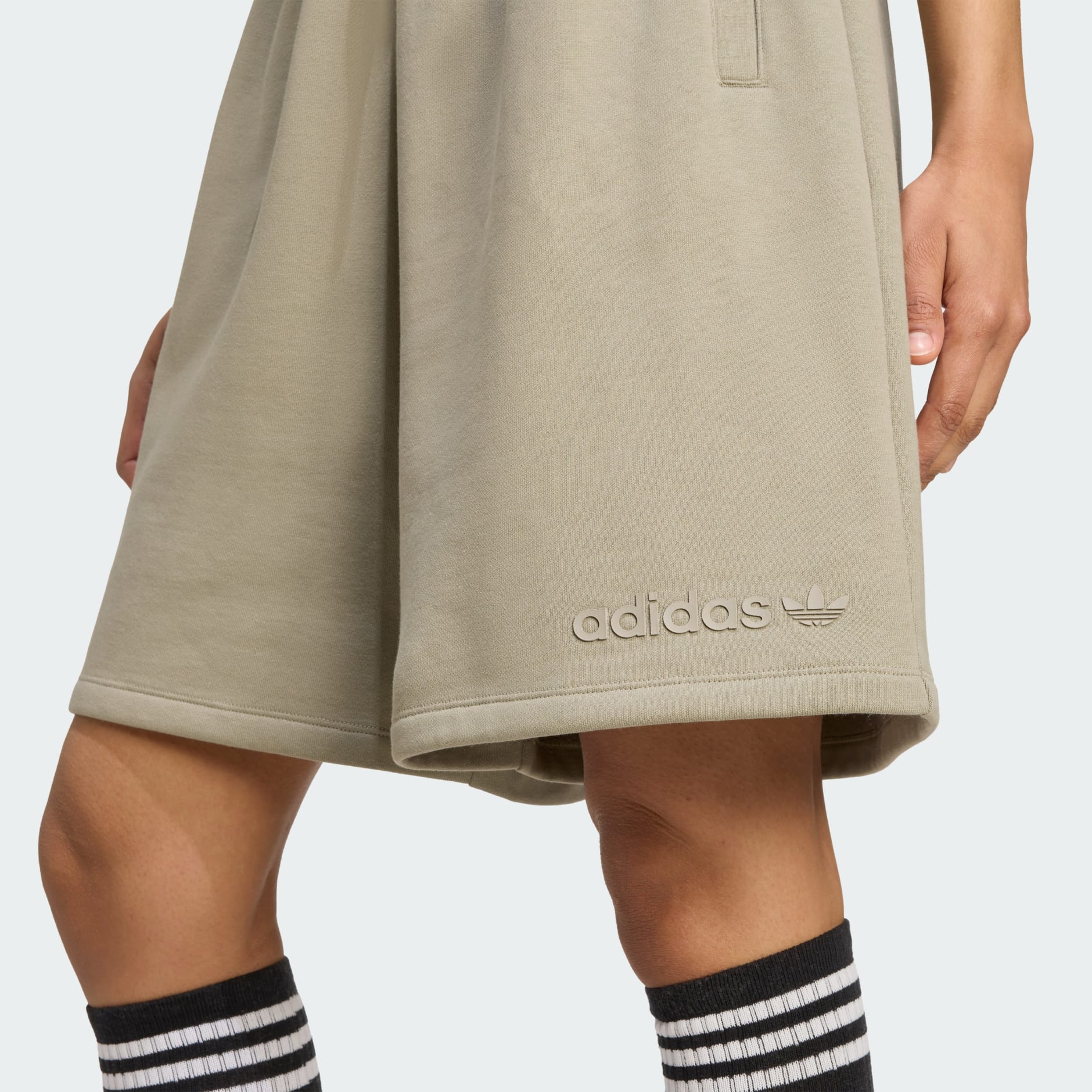 Pantaloni scurți supradimensionați Essentials Linear