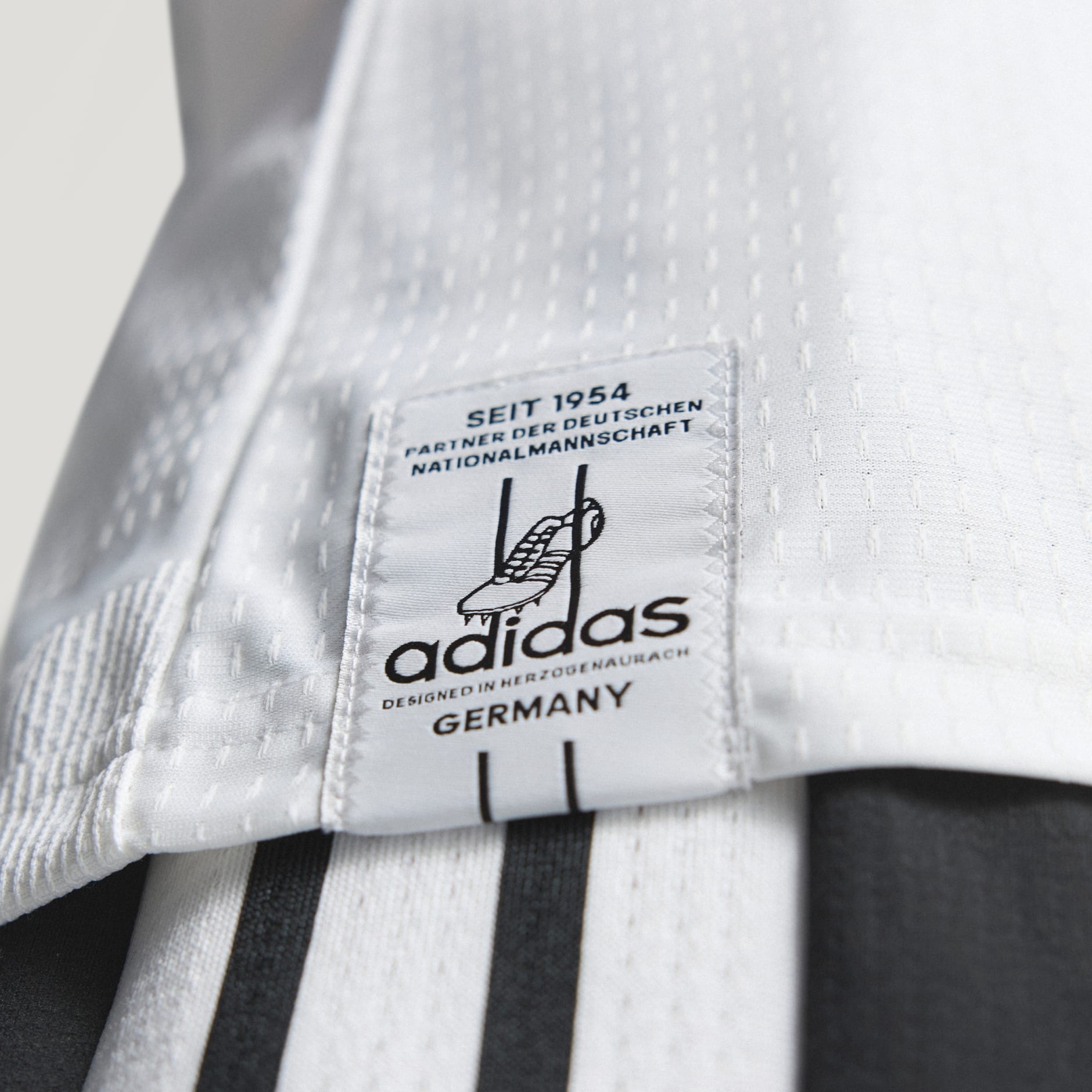 Dres Germany 26 Women's Team Home Authentic