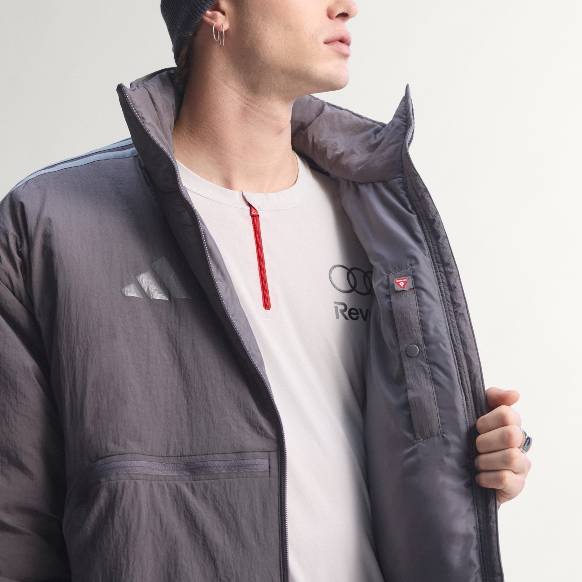 JACHETĂ CĂPTUȘITĂ AUDI REVOLUT F1 TEAM ENGINEERS & MARKETING