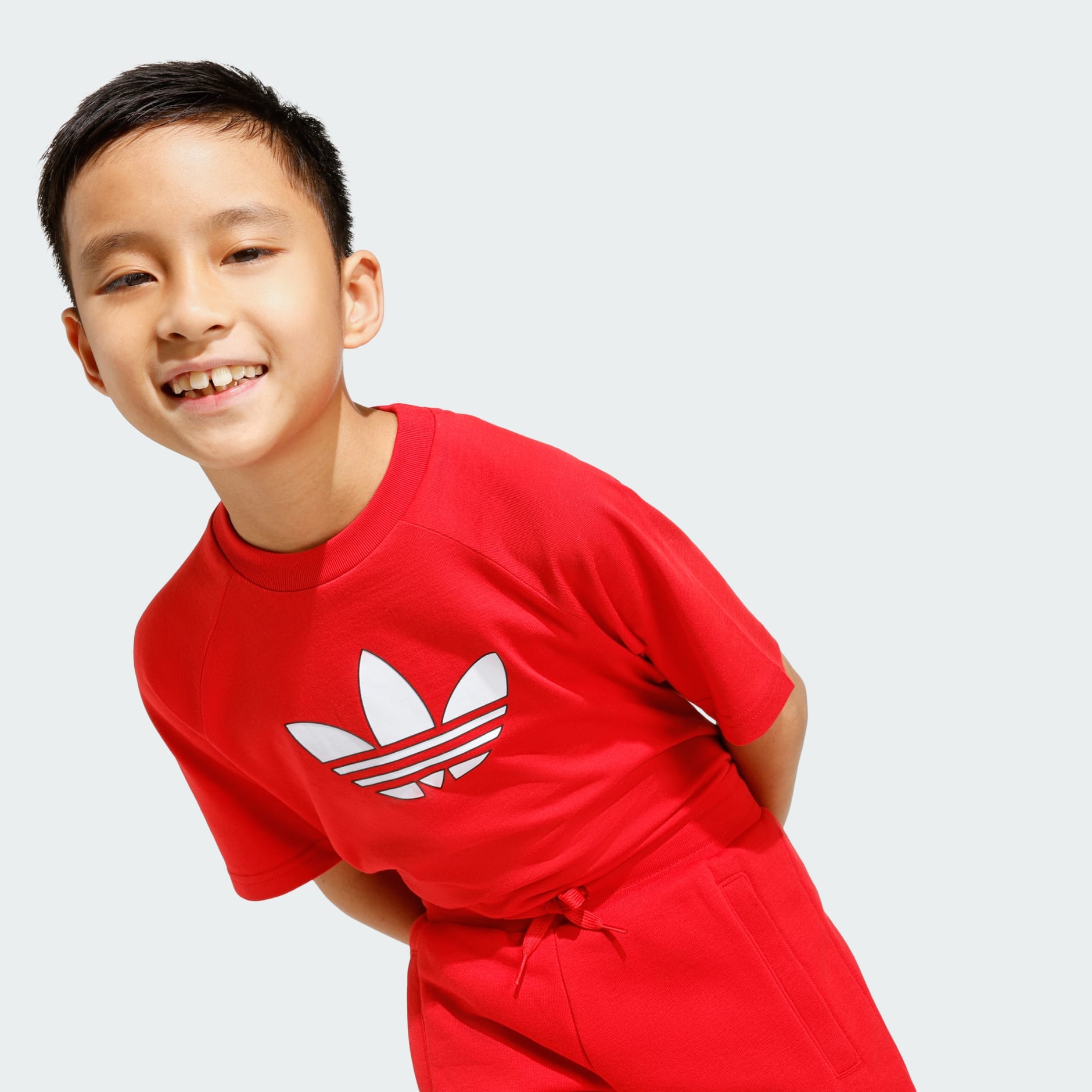 CONJUNTO DE SHORTS Y CAMISETA HOLGADOS TRIF&Oacute;LIO