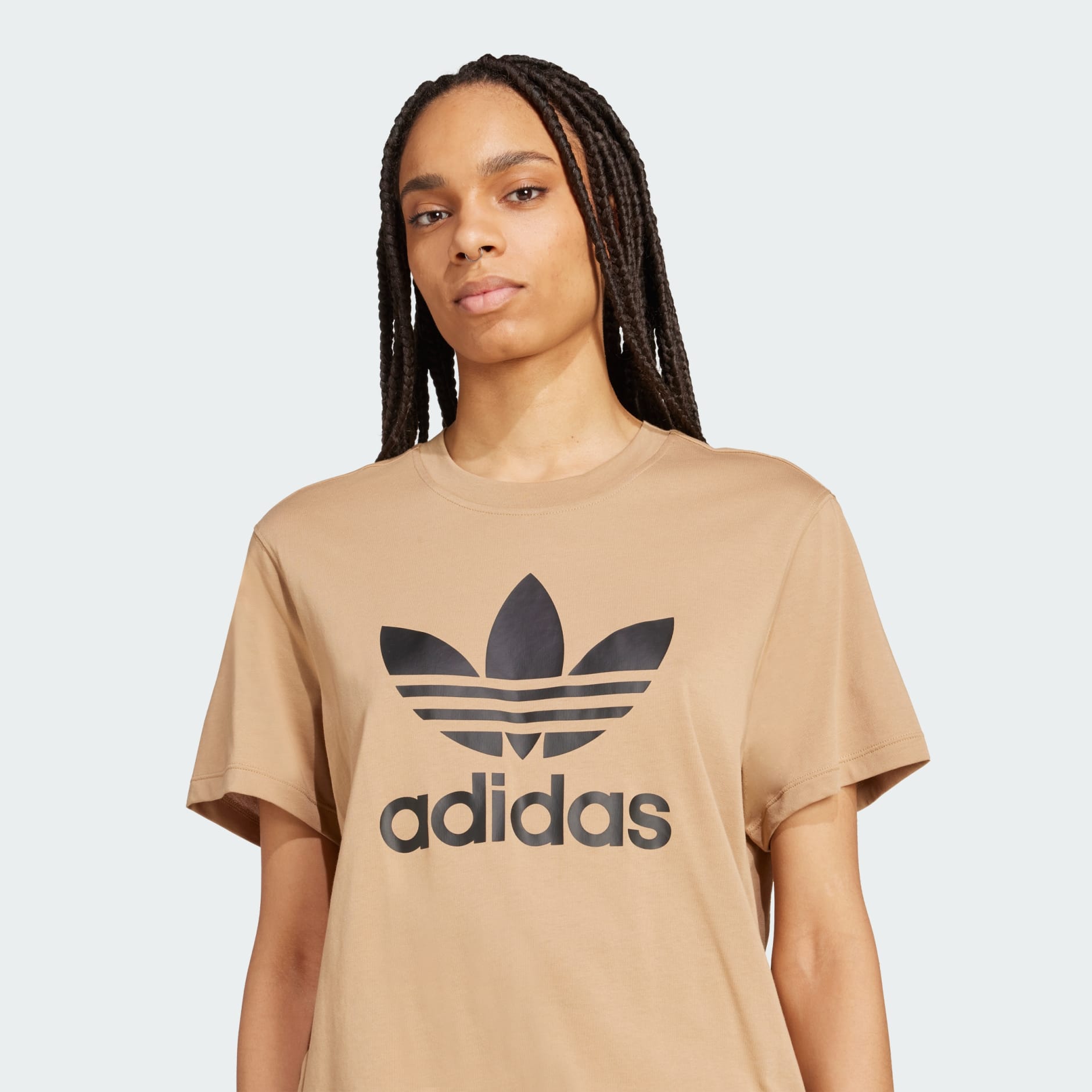 Adicolor 三葉圖案方角T 裇- 啡色| adidas香港官方網上商店