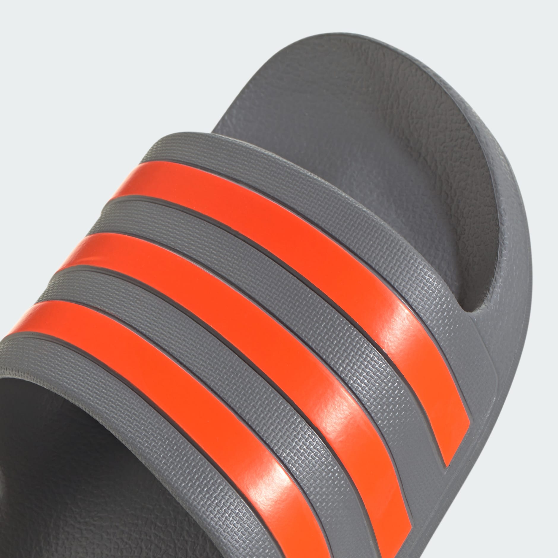 Adilette Aqua Slides