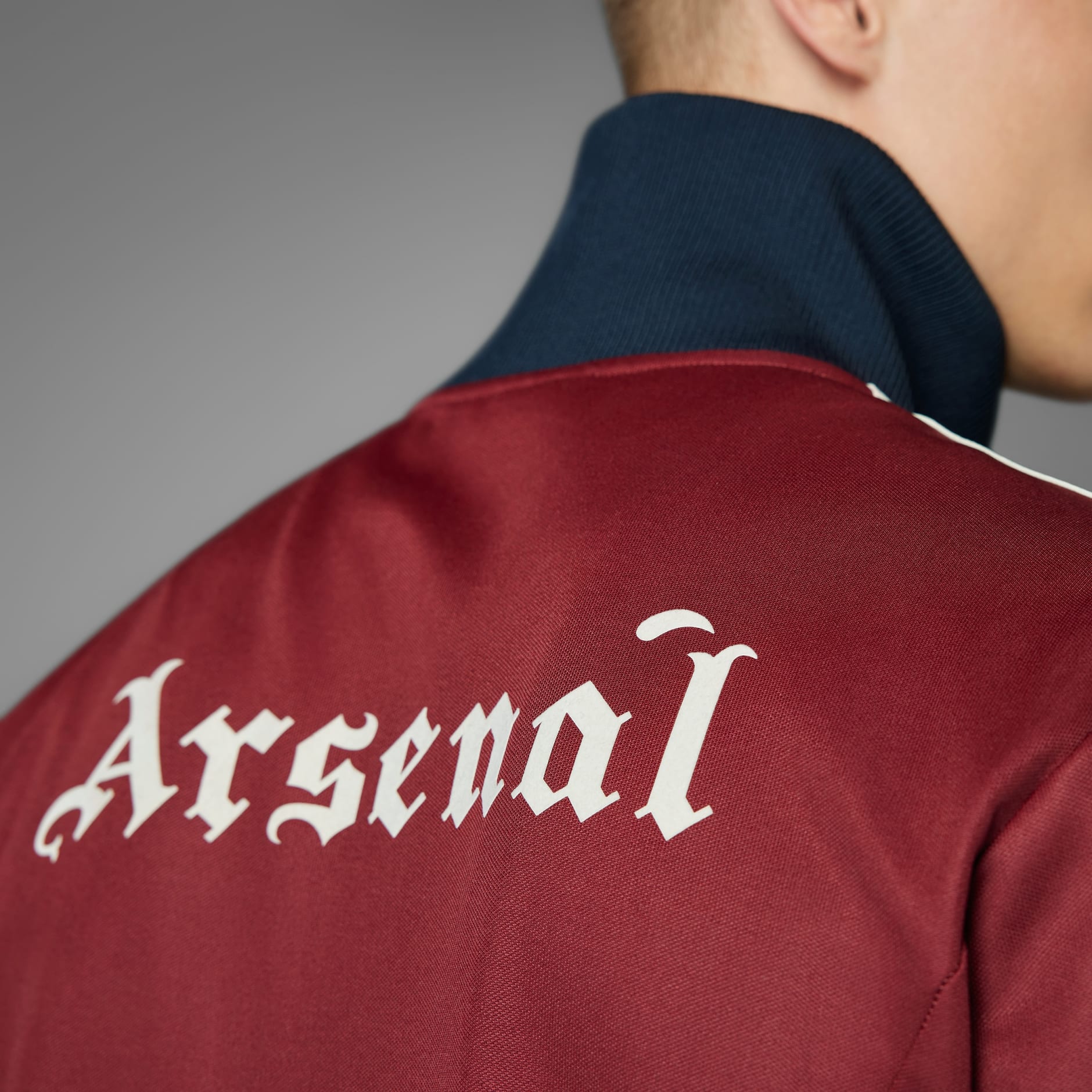 Arsenal stadium jacket junior best sale