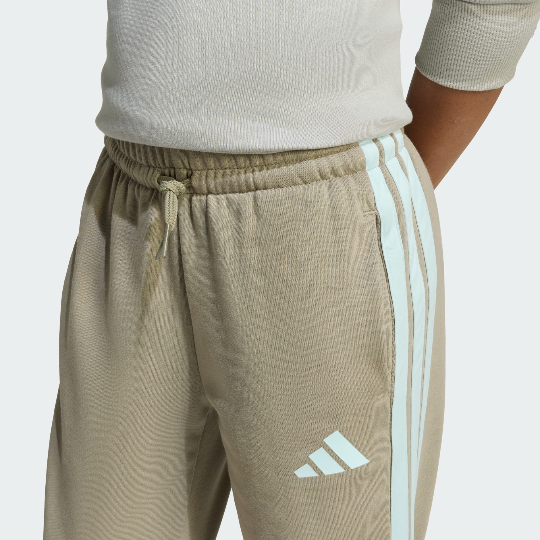 當季必備 Adiraptor 絨毛跑步休閒童裝褲套裝